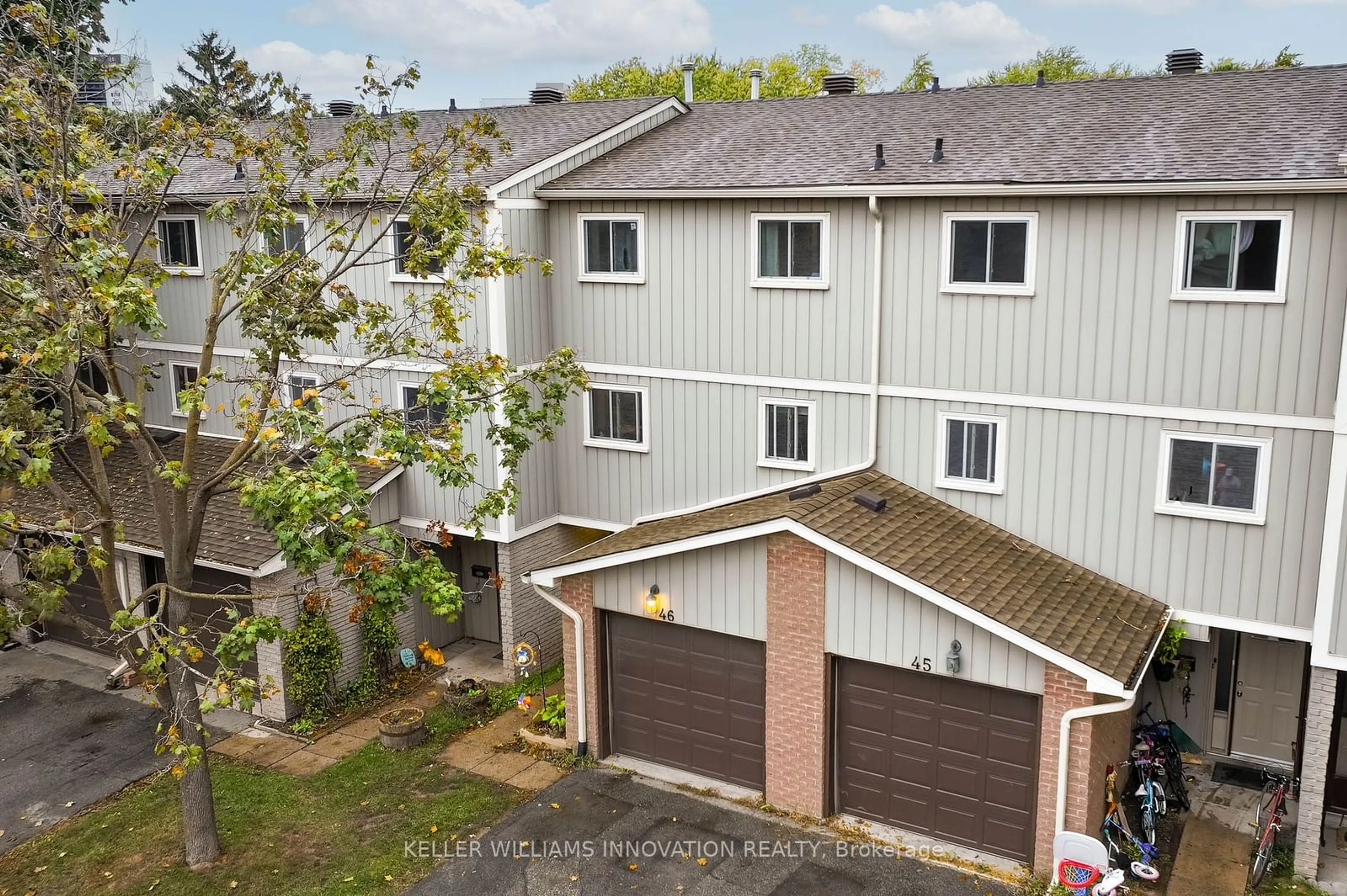 A pic from outside/outdoor area/front of a property/back of a property/a pic from drone, unknown for 51 Paulander Dr #46, Kitchener Ontario N2M 5E5