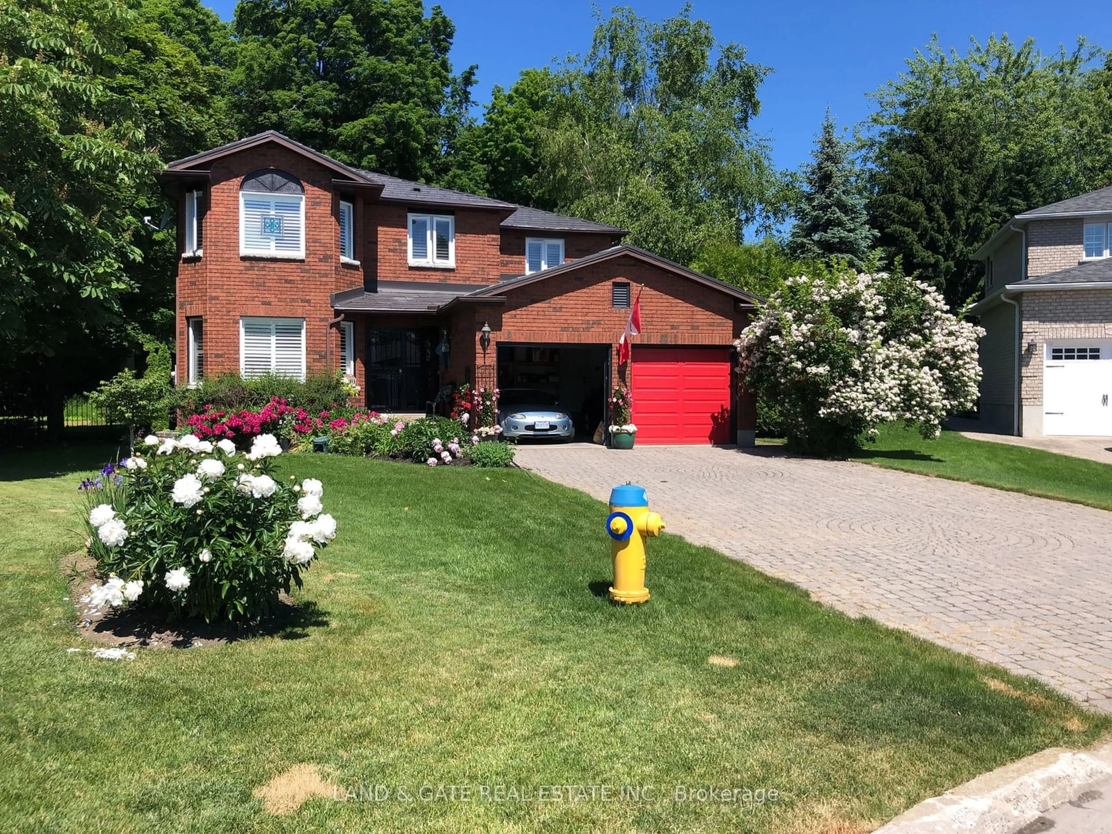 A pic from outside/outdoor area/front of a property/back of a property/a pic from drone, street for 56 Weller Crt, Cobourg Ontario K9A 5K3