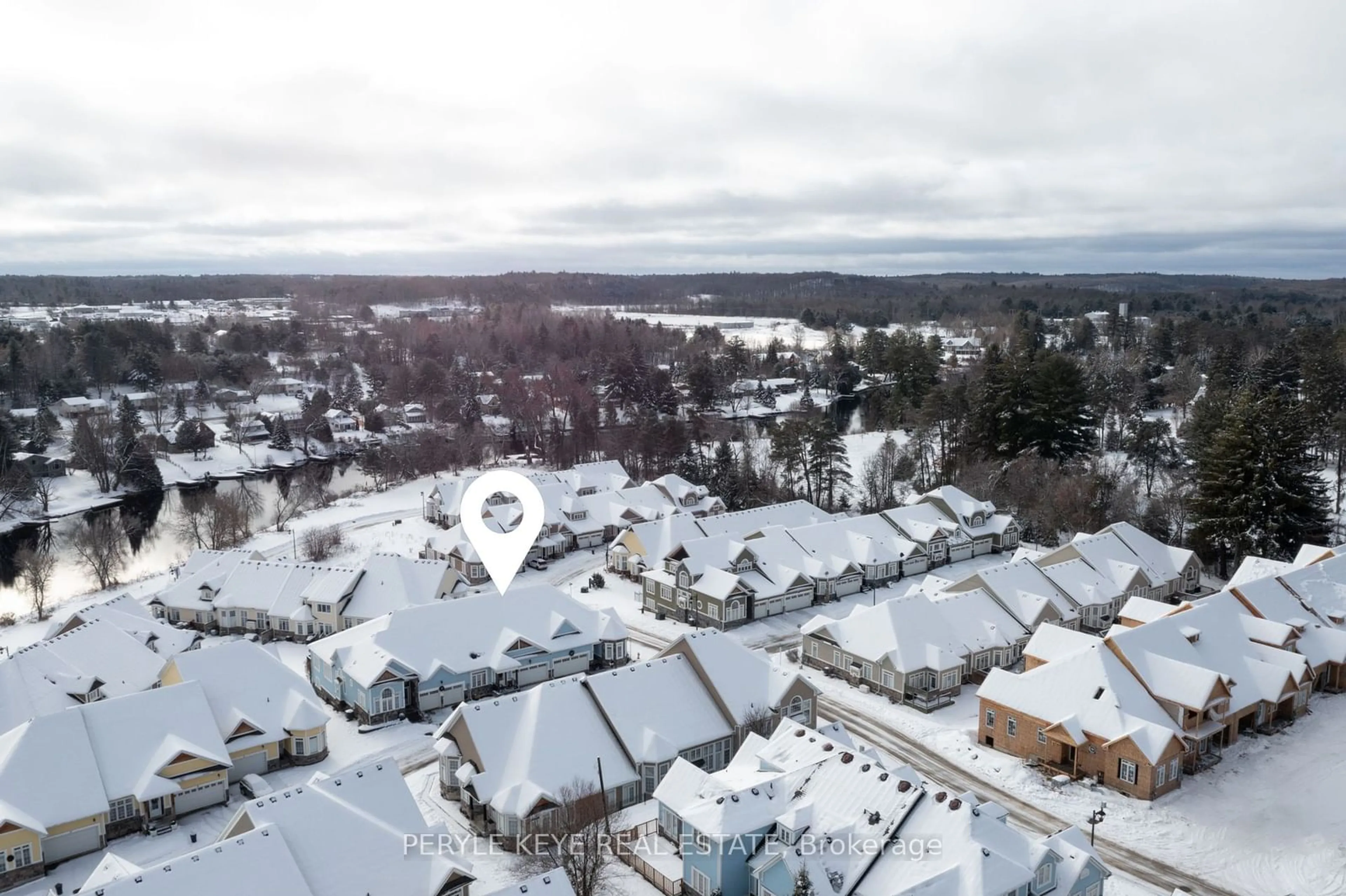 A pic from outside/outdoor area/front of a property/back of a property/a pic from drone, unknown for 5 Prescott Cres, Bracebridge Ontario P1L 0B7