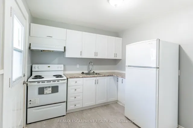 Additional property image - 289 Roxborough Ave