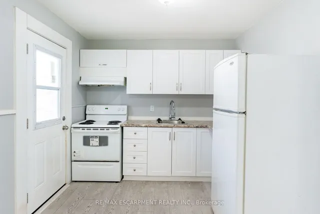 Additional property image - 289 Roxborough Ave
