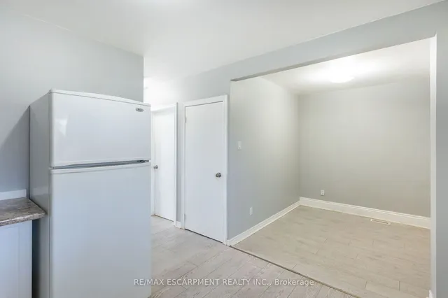 Additional property image - 289 Roxborough Ave