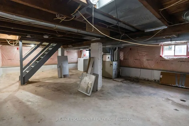 Additional property image - 289 Roxborough Ave