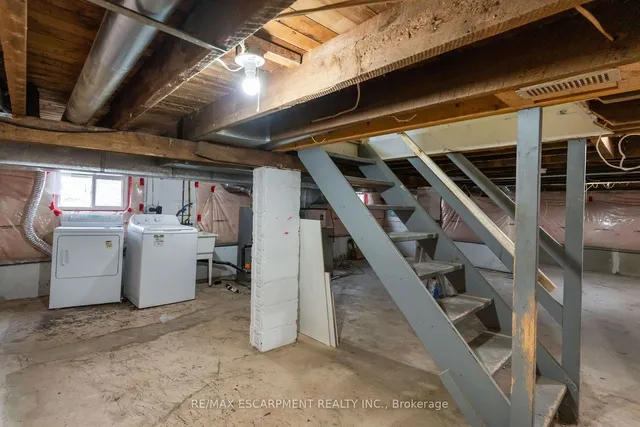 Additional property image - 289 Roxborough Ave