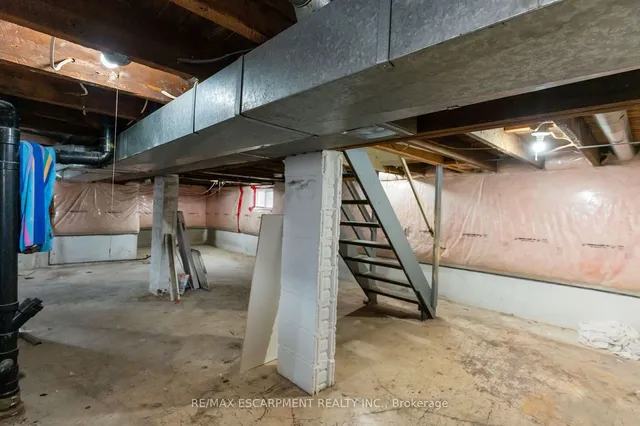 Additional property image - 289 Roxborough Ave