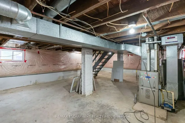 Additional property image - 289 Roxborough Ave