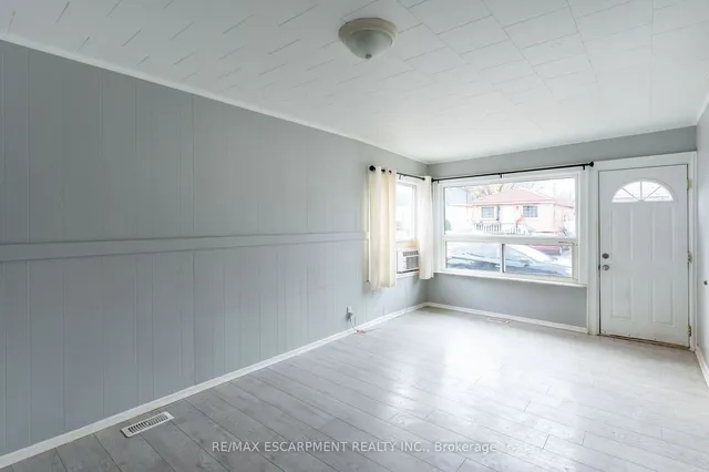 Additional property image - 289 Roxborough Ave