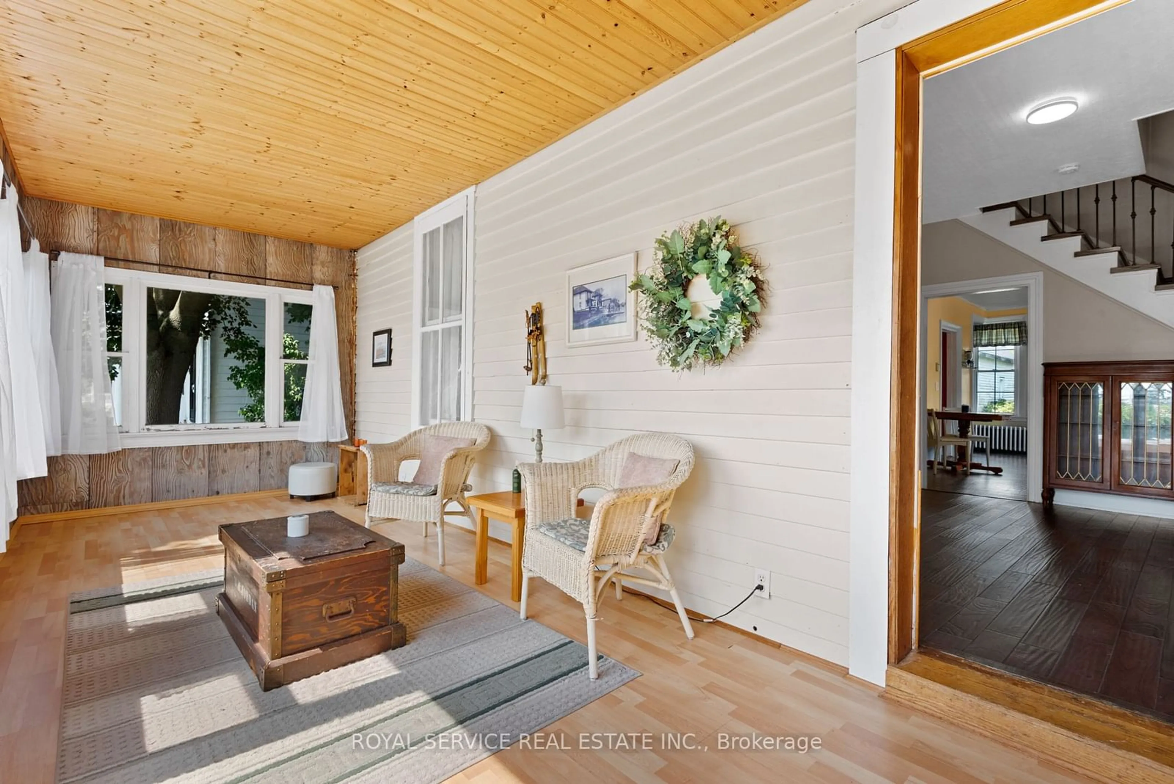 Indoor entryway for 31 Church St, Cramahe Ontario K0K 1S0