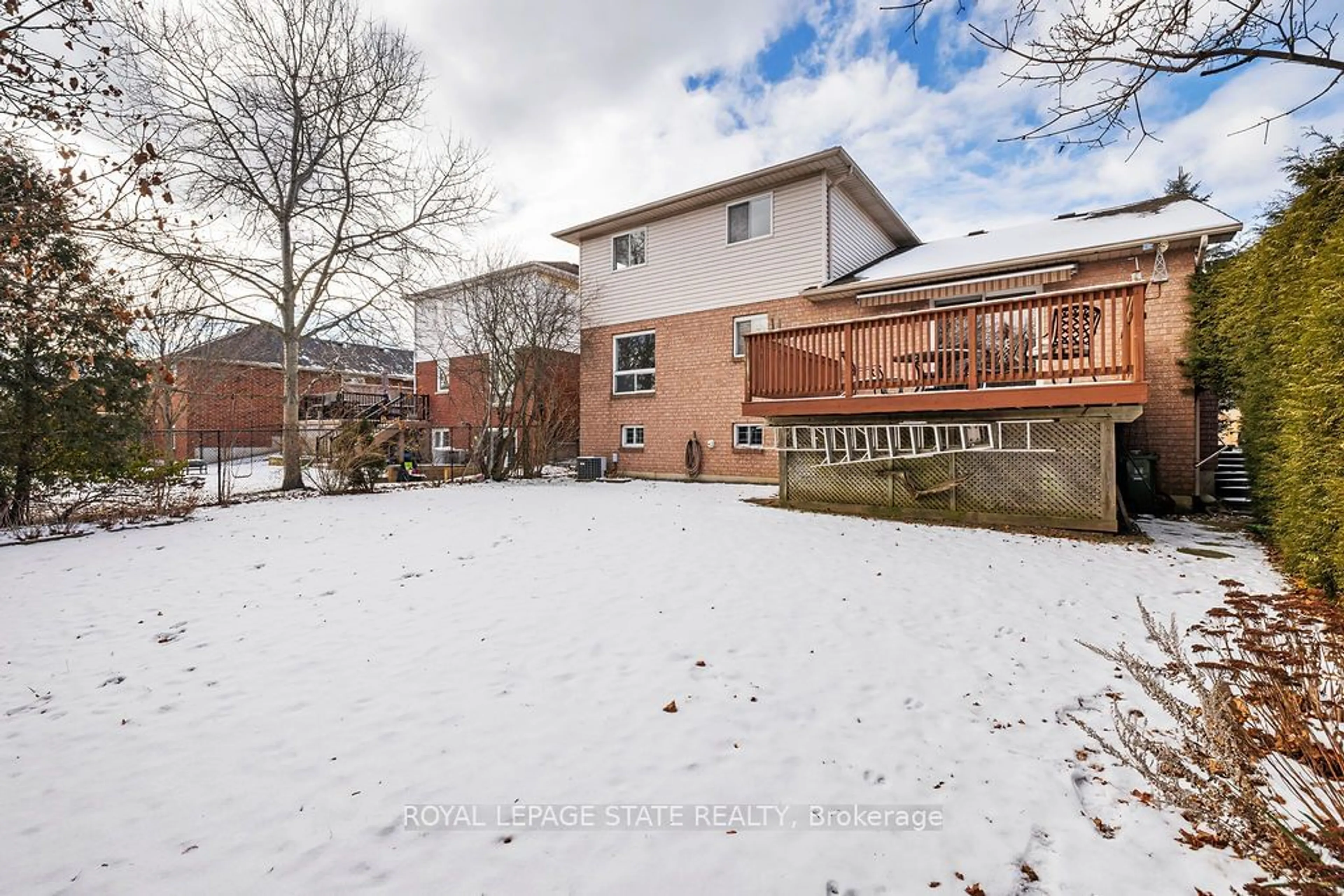 Patio, water/lake/river/ocean view for 11 Newcombe Rd, Hamilton Ontario L9H 6Z5