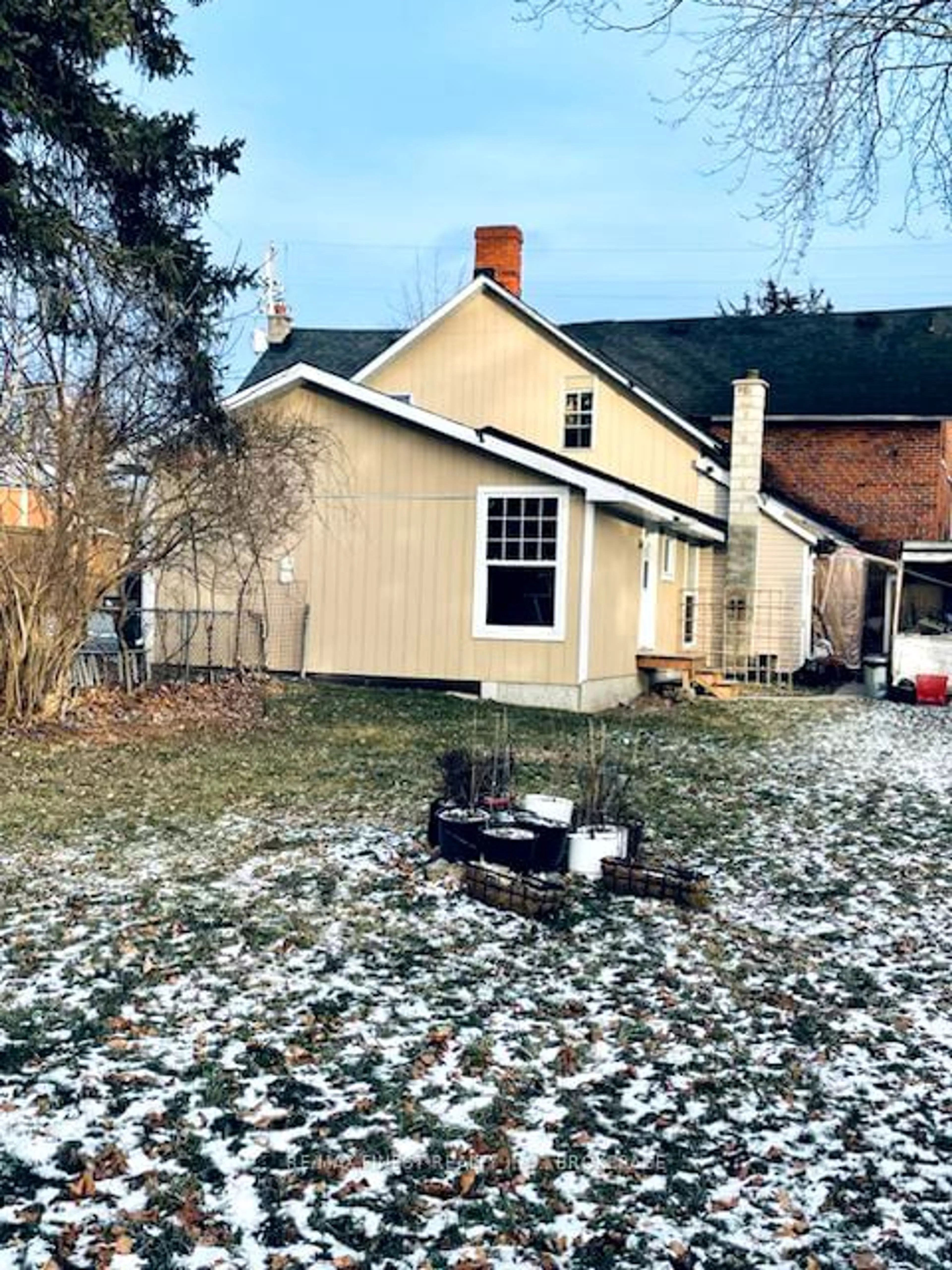 A pic from outside/outdoor area/front of a property/back of a property/a pic from drone, building for 4929 Highway 38, South Frontenac Ontario K0V 1V0