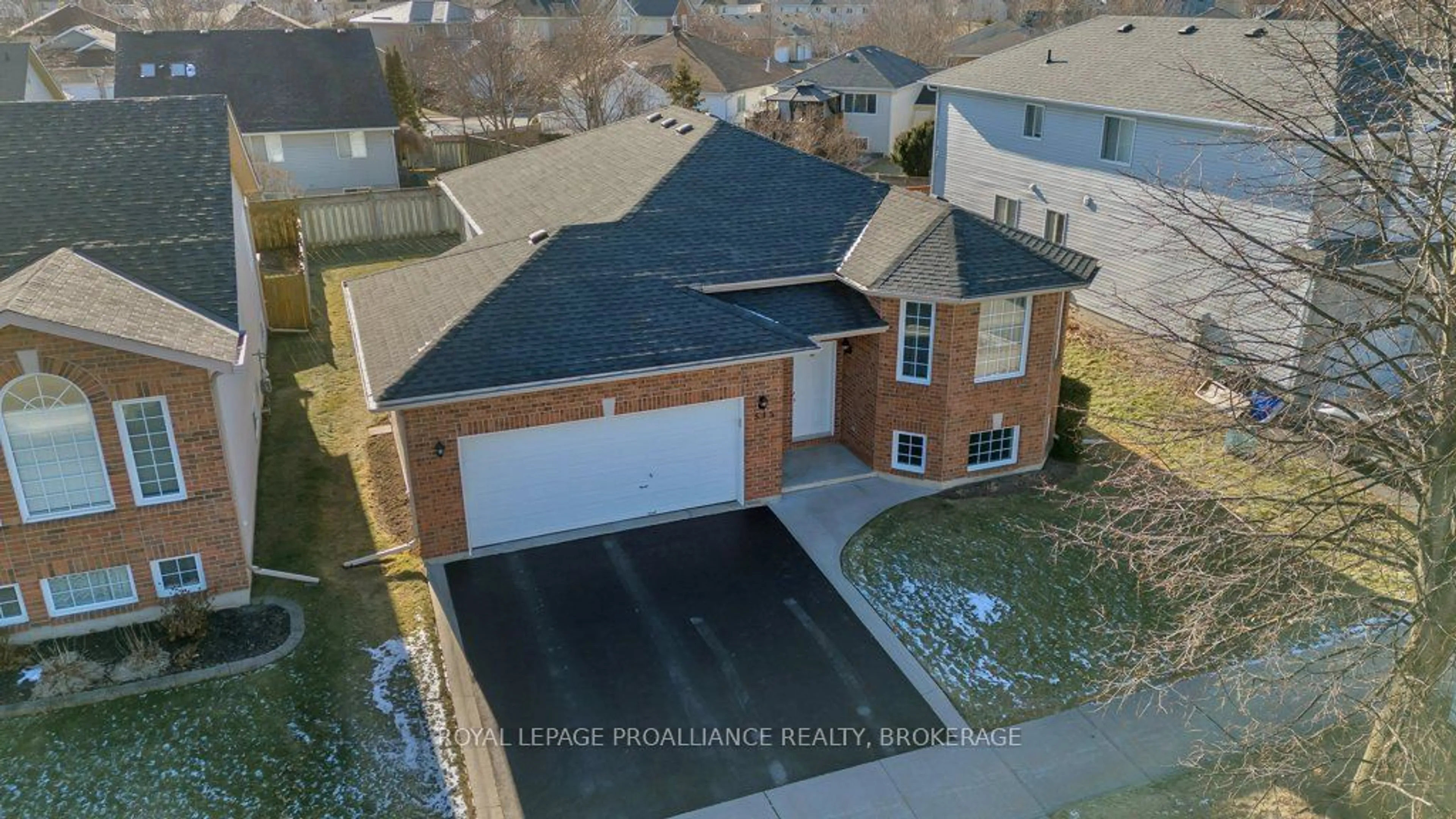 A pic from outside/outdoor area/front of a property/back of a property/a pic from drone, street for 545 Magnolia Dr, Kingston Ontario K7K 7H6