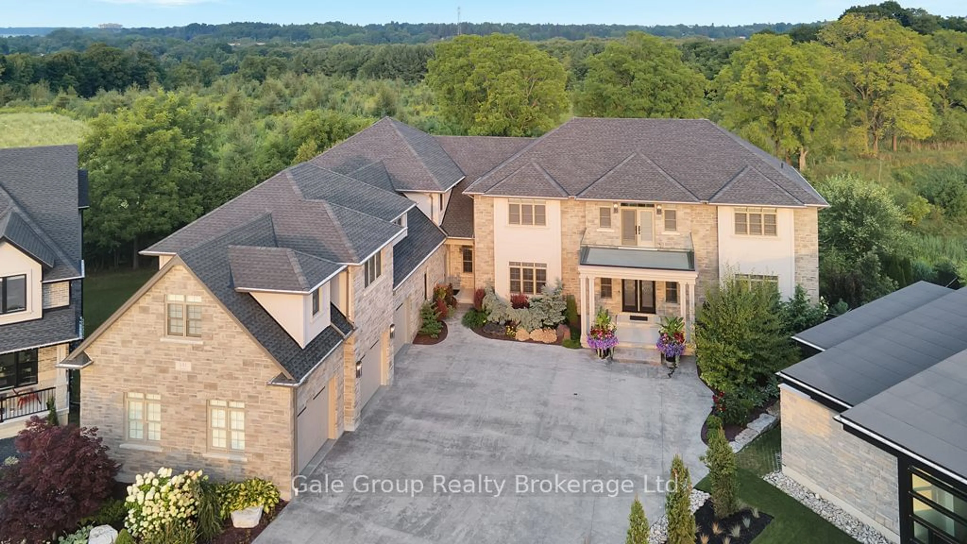 A pic from outside/outdoor area/front of a property/back of a property/a pic from drone, unknown for 241 Tamarack Blvd, Woodstock Ontario N4S 0E4