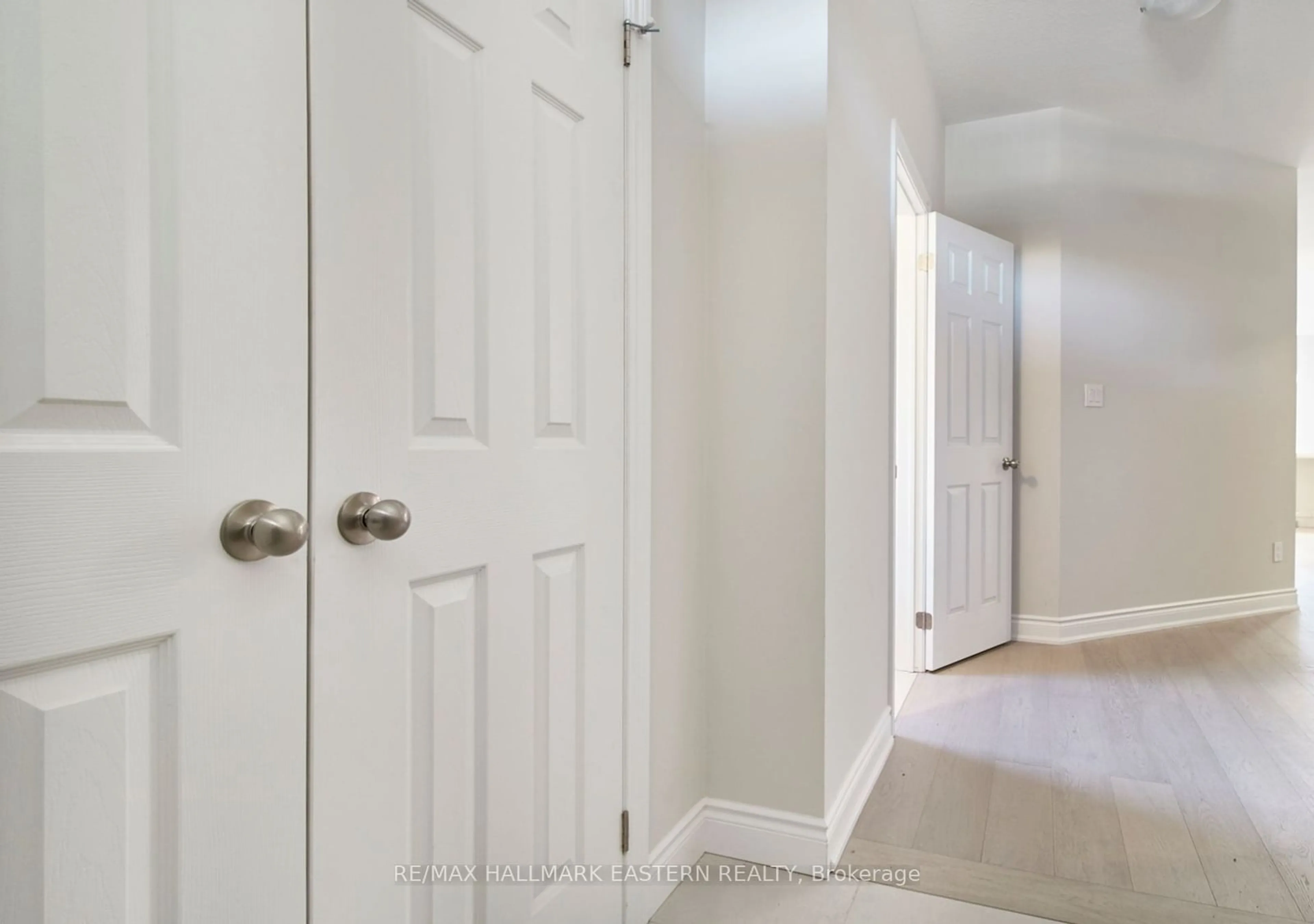 Indoor entryway for 37 COLDBROOK Dr, Cavan Monaghan Ontario L0A 1G0