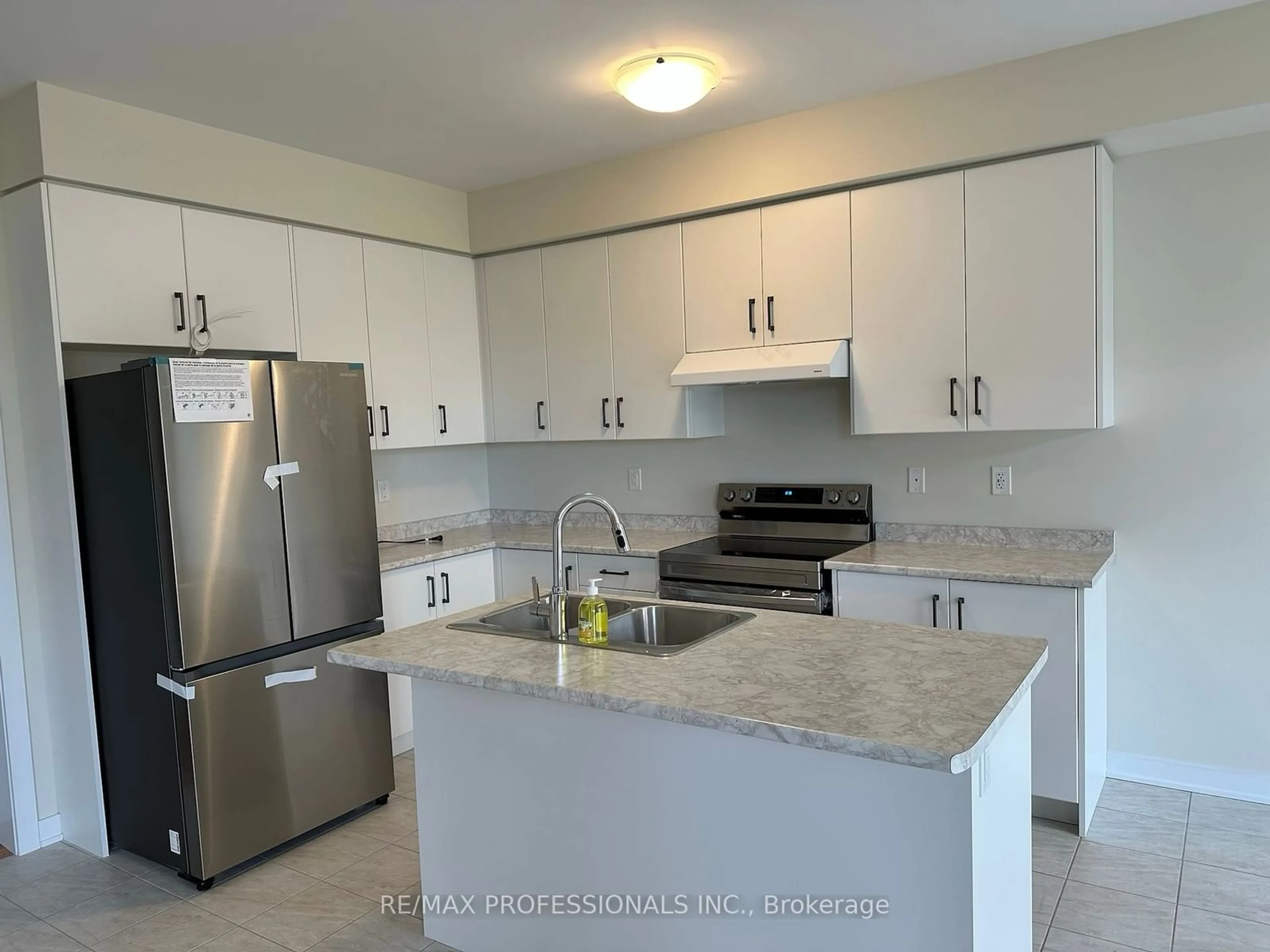 Open concept kitchen, unknown for 305 Eastbridge Ave, Welland Ontario L3B 5K5