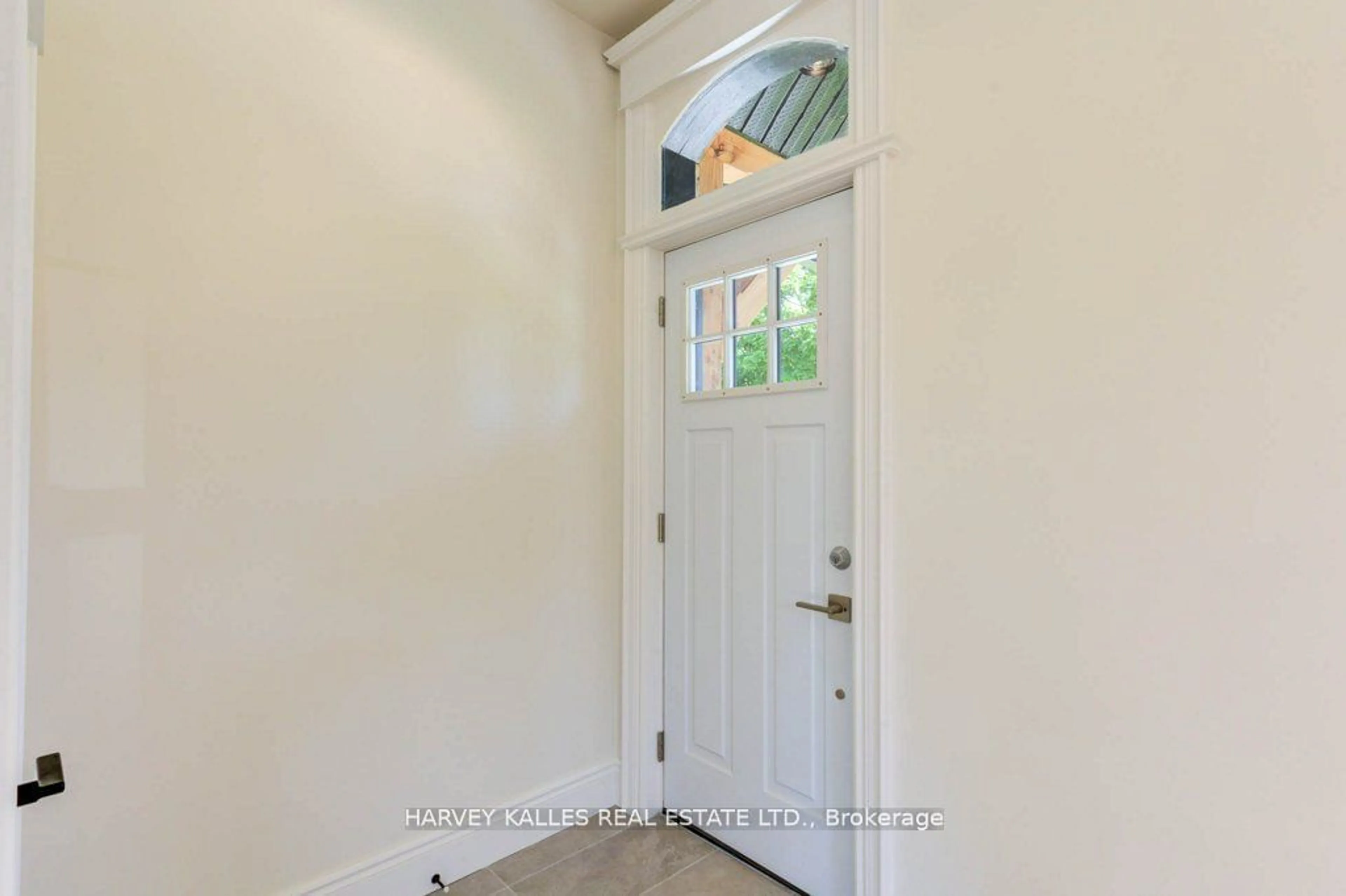 Indoor entryway for 16 Hillcrest St, South Bruce Ontario N0G 2S0