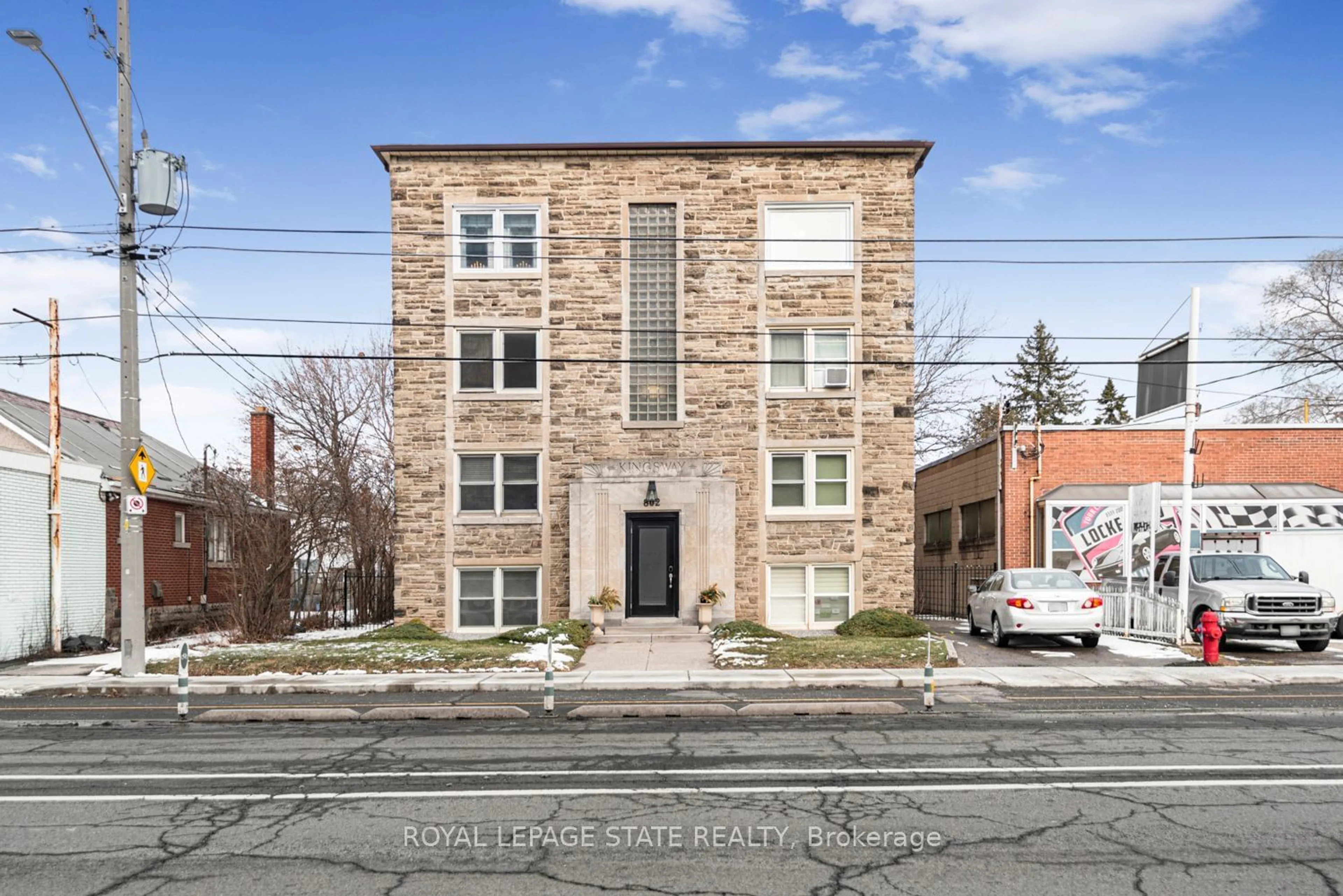 Home with brick exterior material, building for 802 King St #5, Hamilton Ontario L8S 1R1