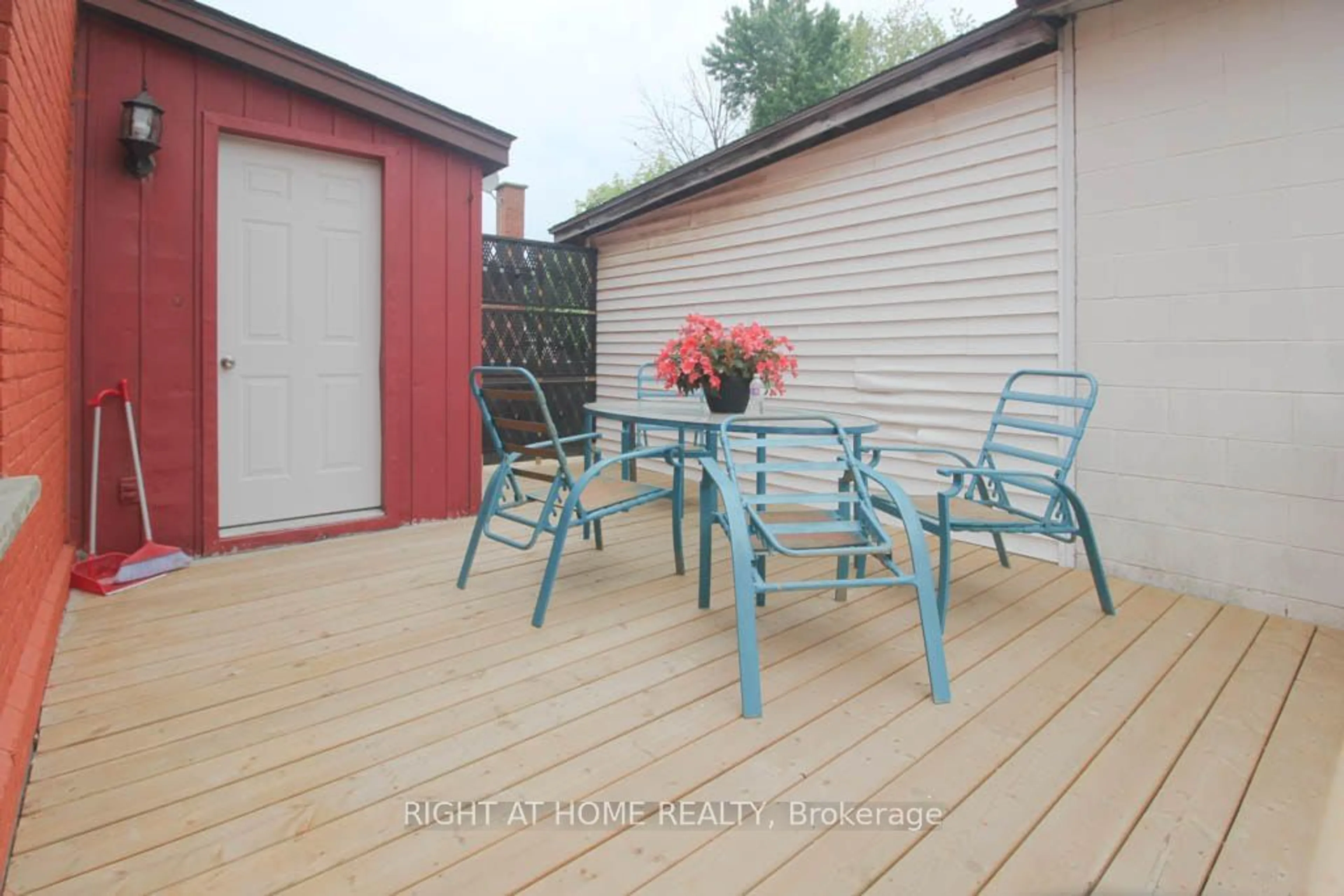 Patio, street for 4472 Second Ave, Niagara Falls Ontario L2E 4H2