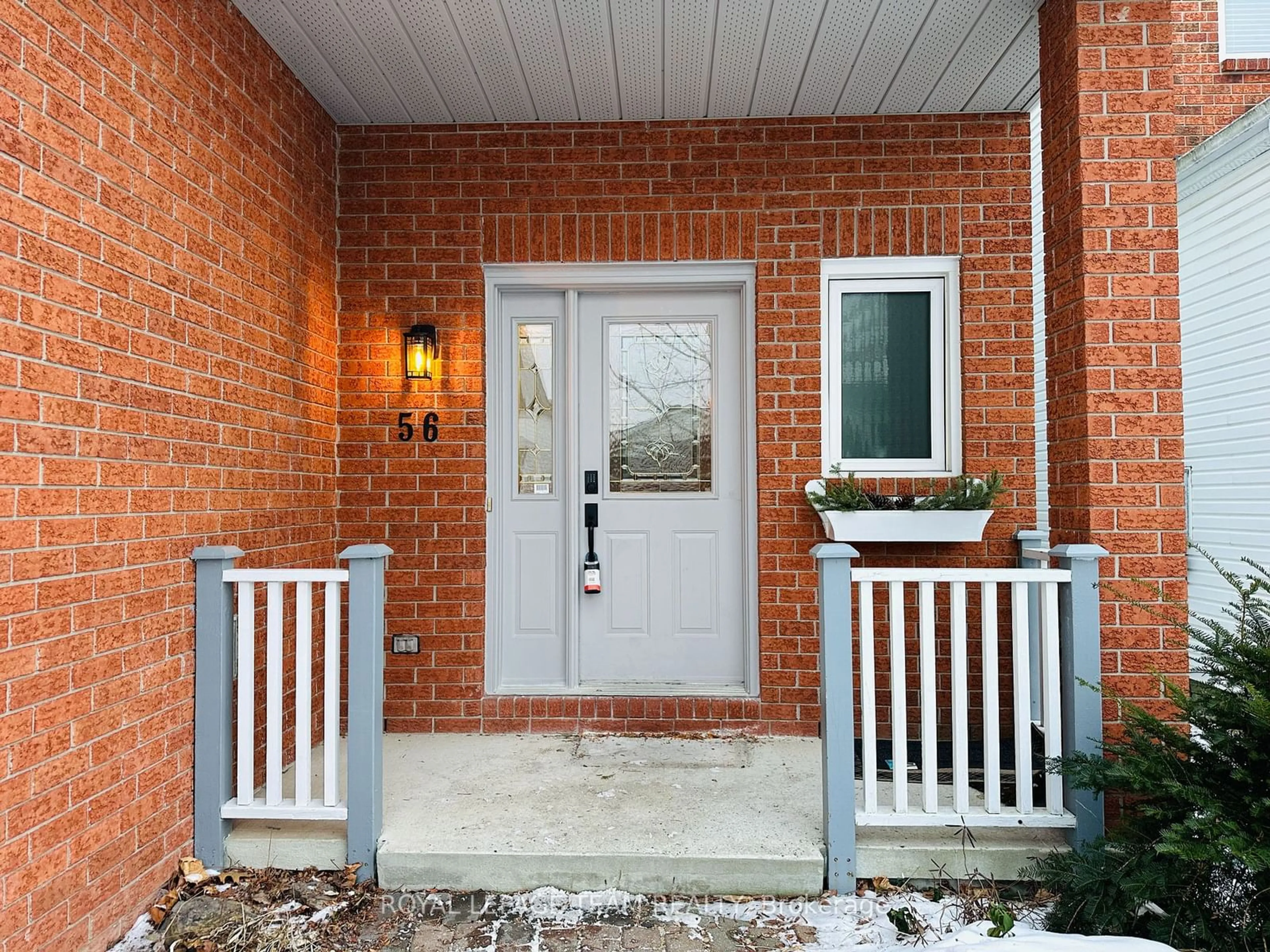 Indoor entryway for 56 FORESTVIEW Cres, Bells Corners and South to Fallowfield Ontario K2H 9P5