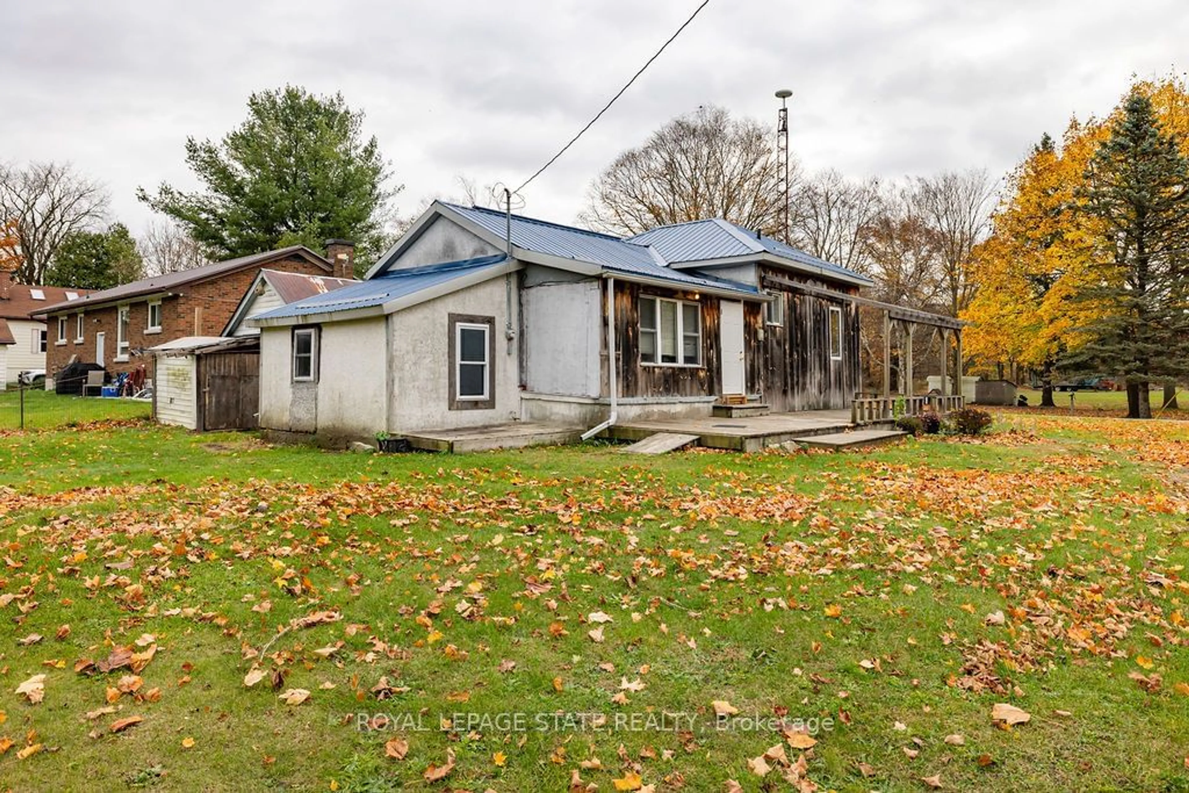 A pic from outside/outdoor area/front of a property/back of a property/a pic from drone, street for 13 Broad Lane, Norfolk Ontario N0E 1S0