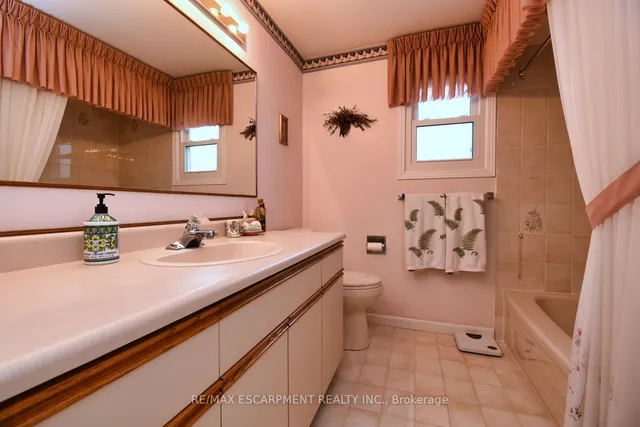 Additional property image - 54 Ramsden Dr