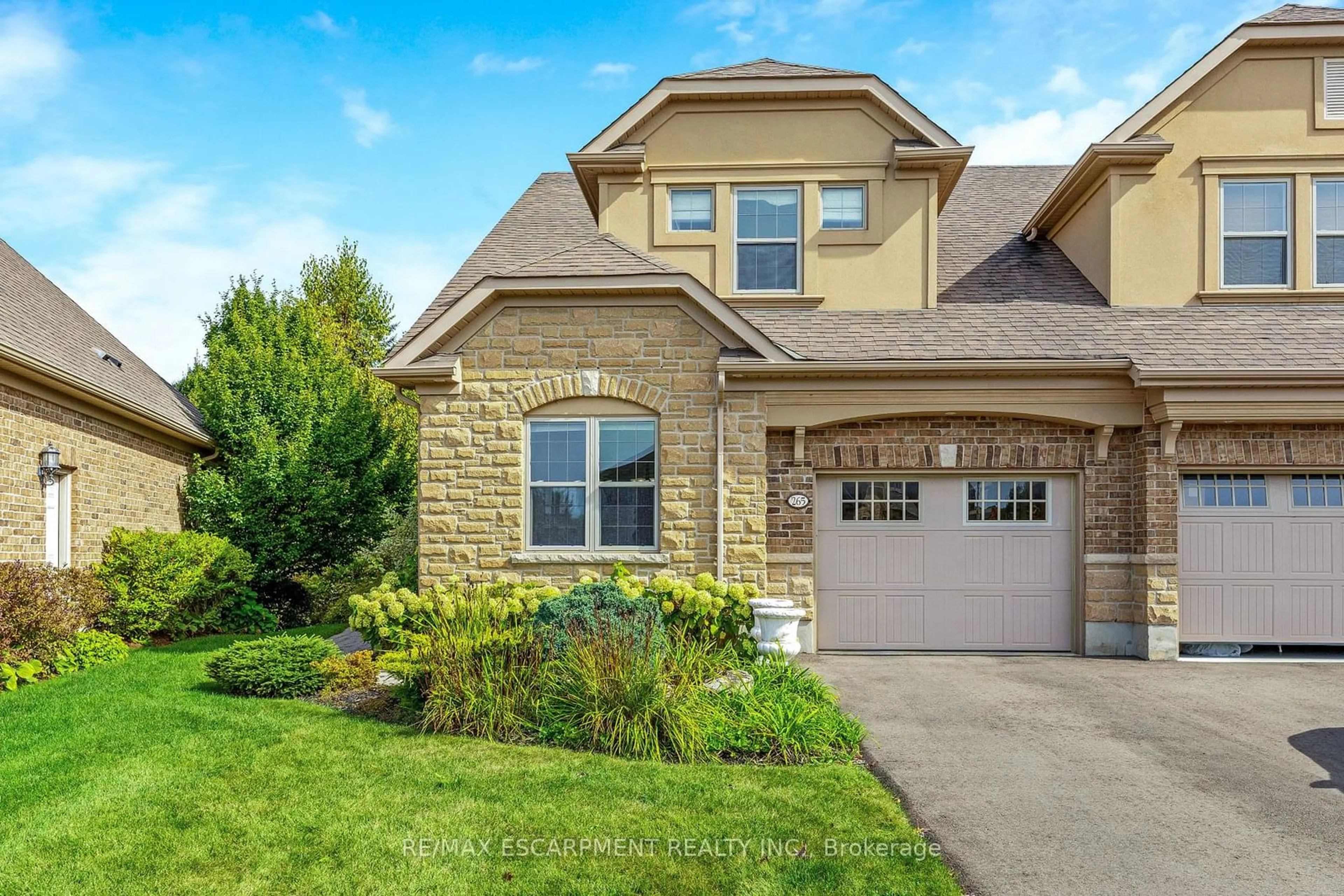 Home with brick exterior material, street for 265 Millview Crt, Guelph/Eramosa Ontario N0B 2K0