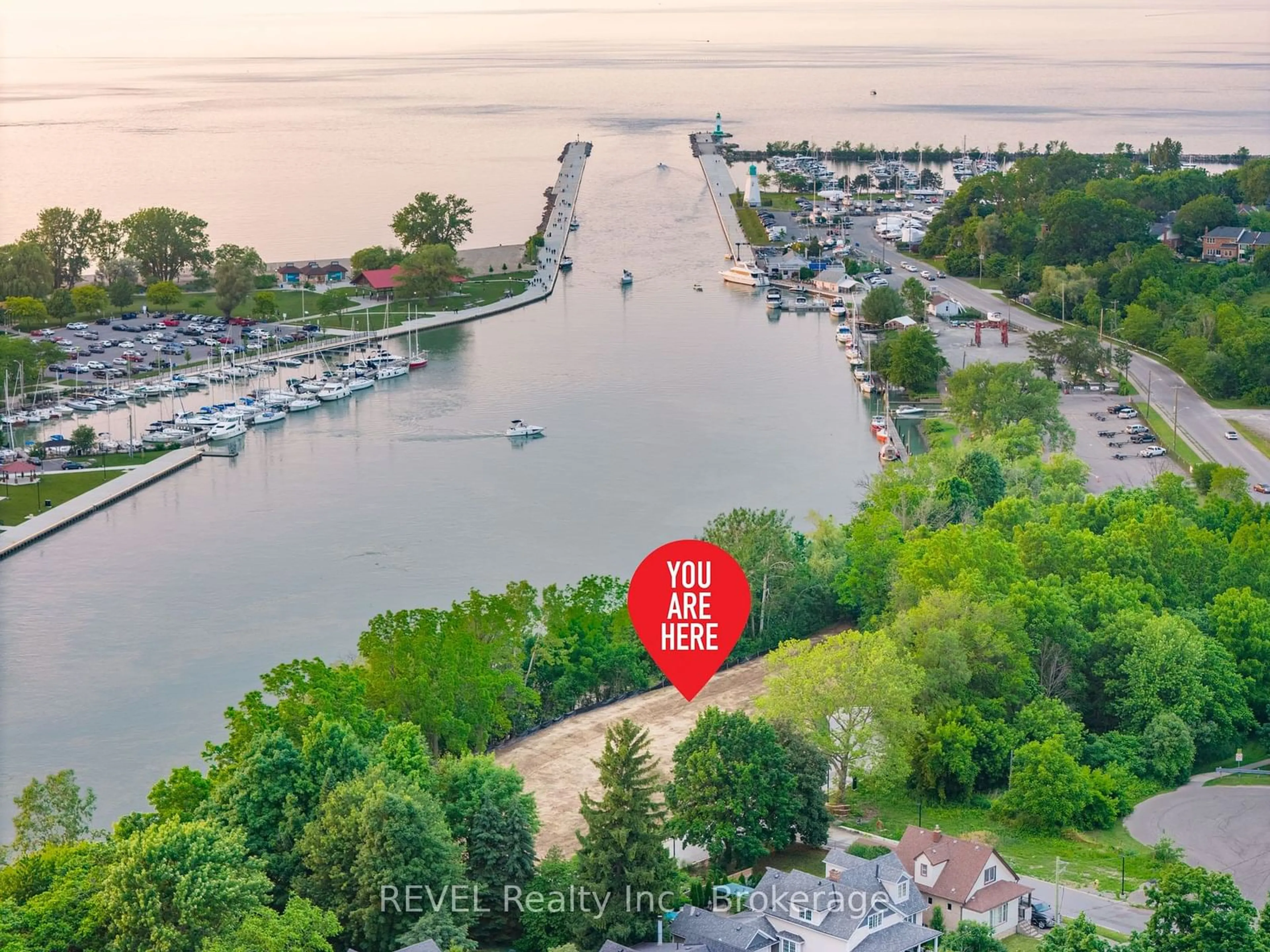 A pic from outside/outdoor area/front of a property/back of a property/a pic from drone, water/lake/river/ocean view for 23 MICHIGAN Ave #5, St. Catharines Ontario L2N 4G7