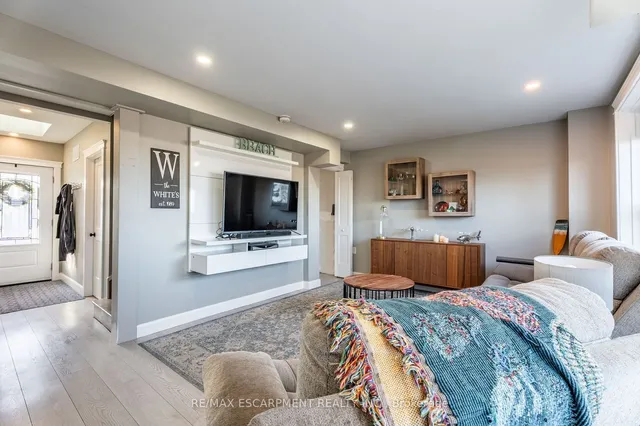 Additional property image - 735 Beach Blvd