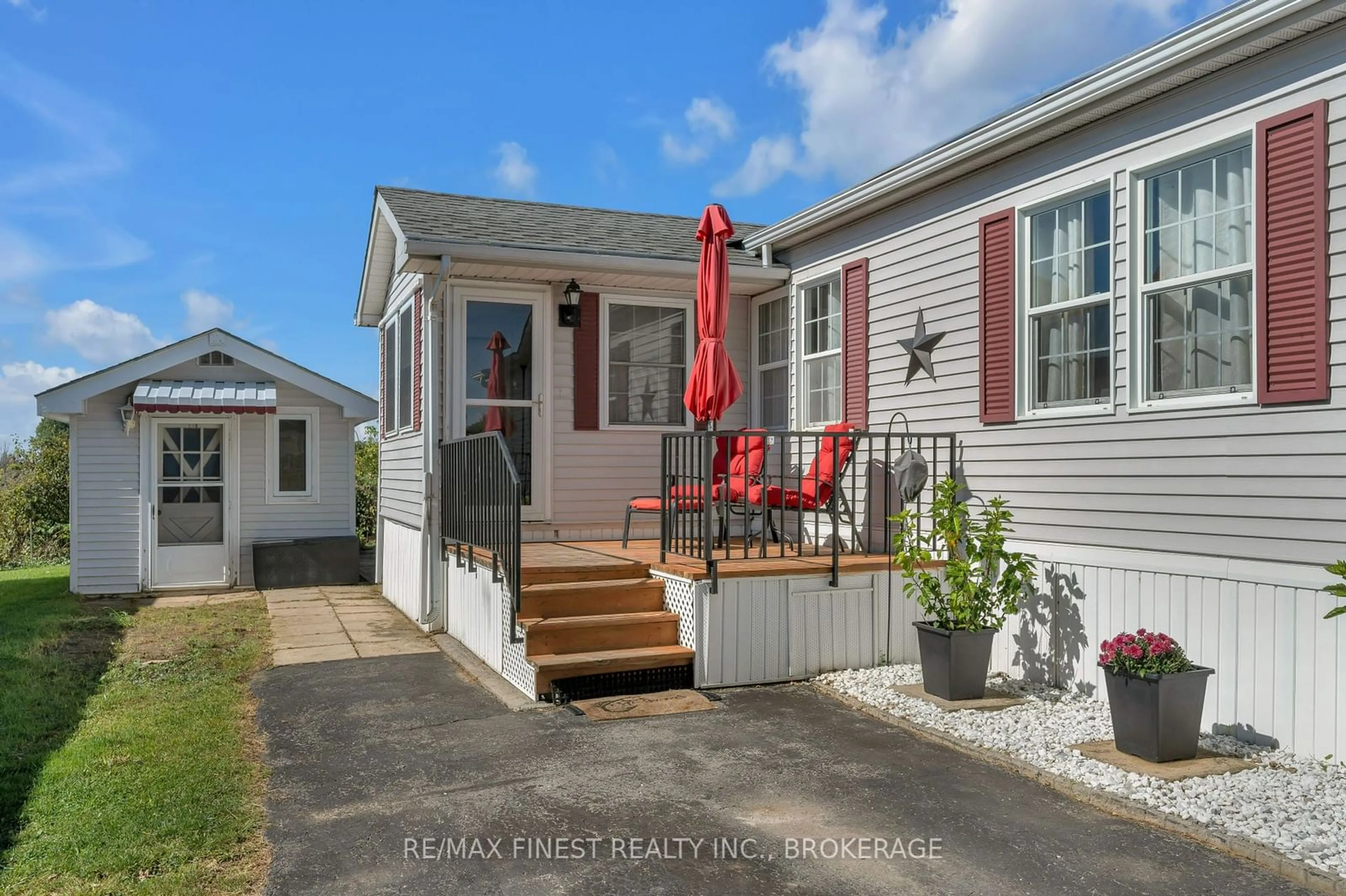 Home with vinyl exterior material, street for 17 ELM St, Greater Napanee Ontario K7R 0E9