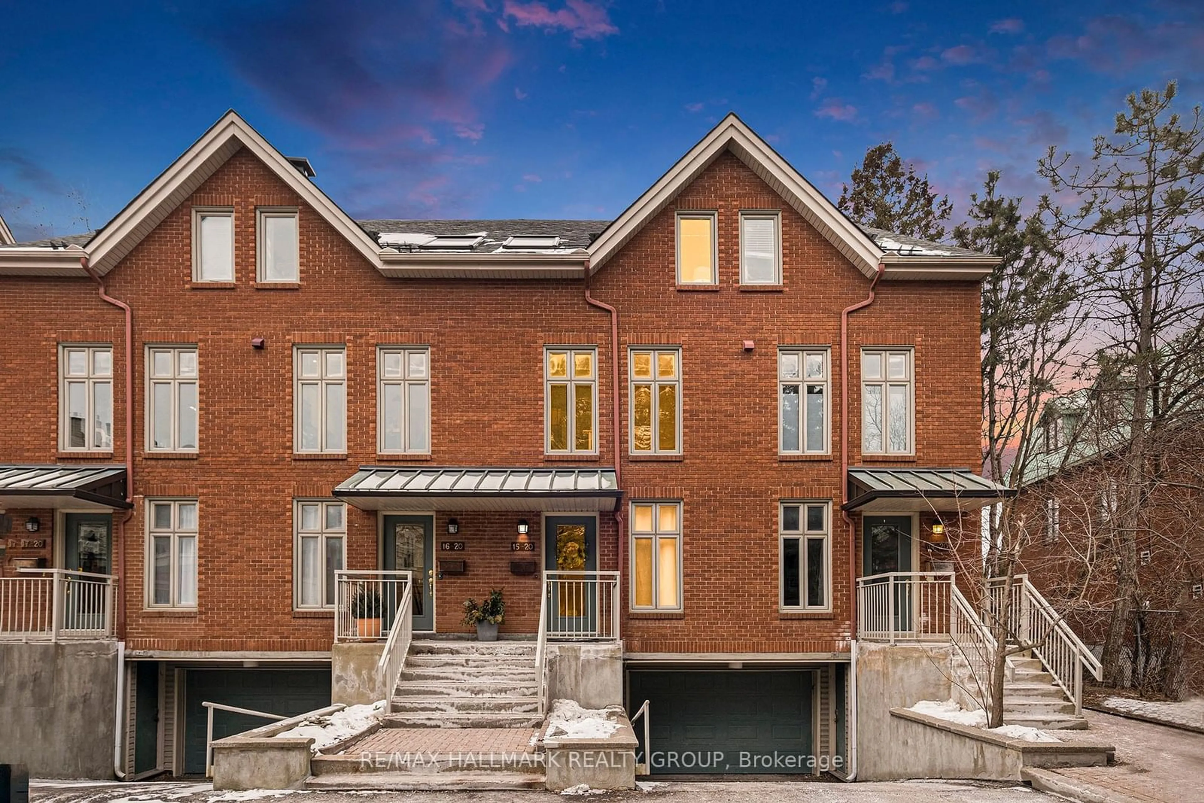 Home with brick exterior material, unknown for 20 Charlevoix St #15, Vanier and Kingsview Park Ontario K1L 8K5