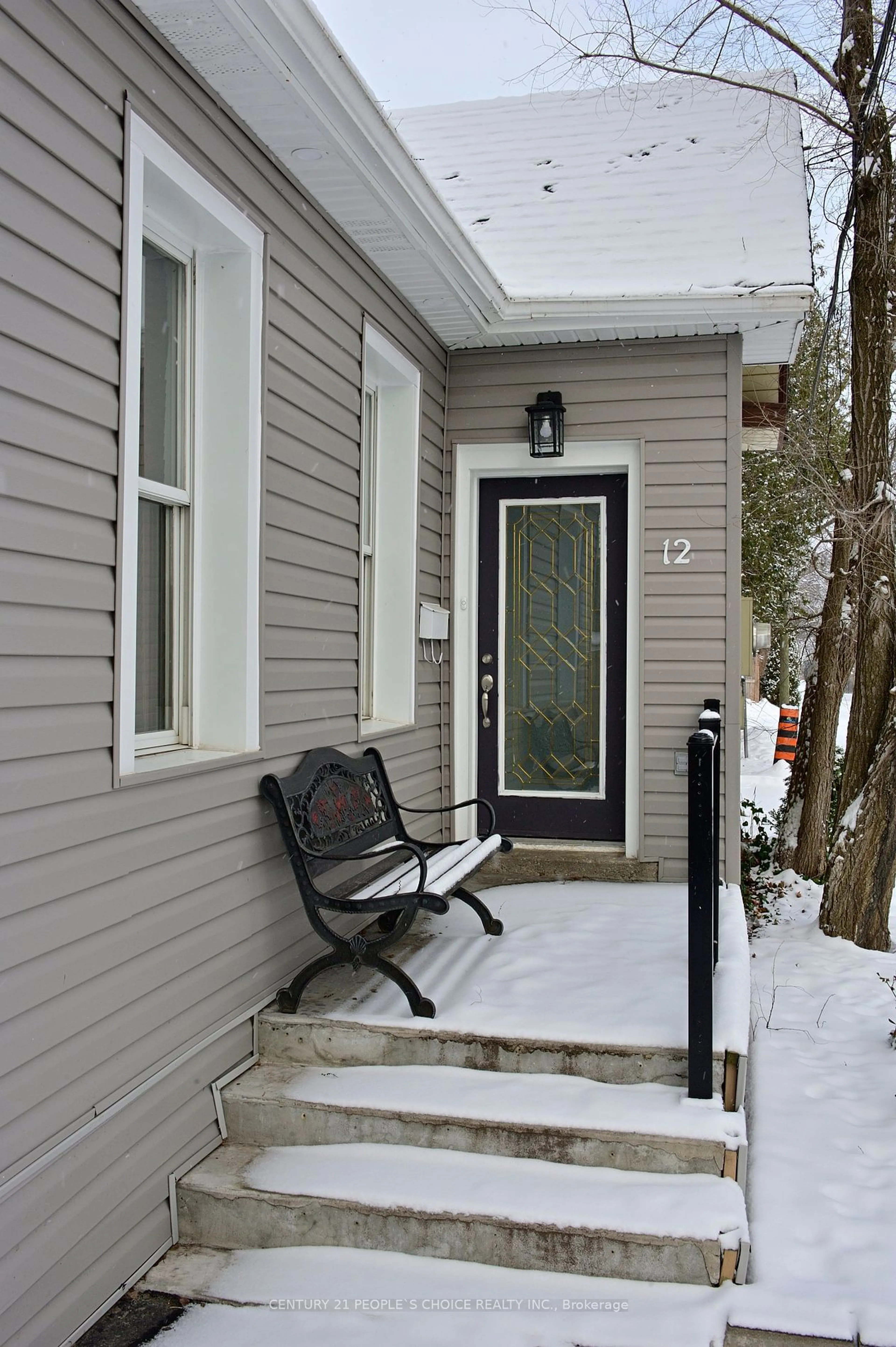 Indoor entryway for 12 Barrie Lane, Cambridge Ontario N1S 3A4