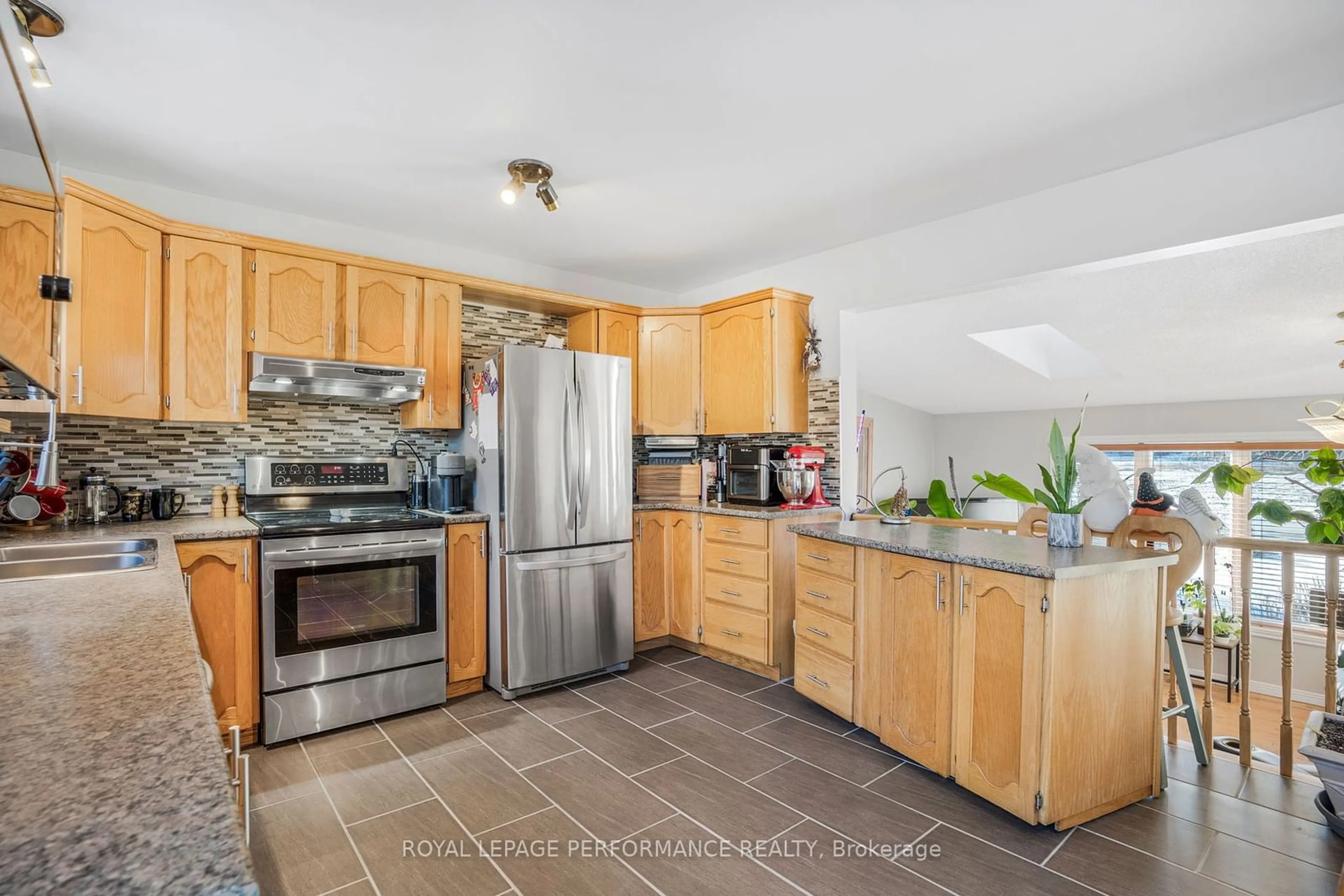 Open concept kitchen, unknown for 1073 Greenlane Rd, Champlain Ontario K6K 0C5