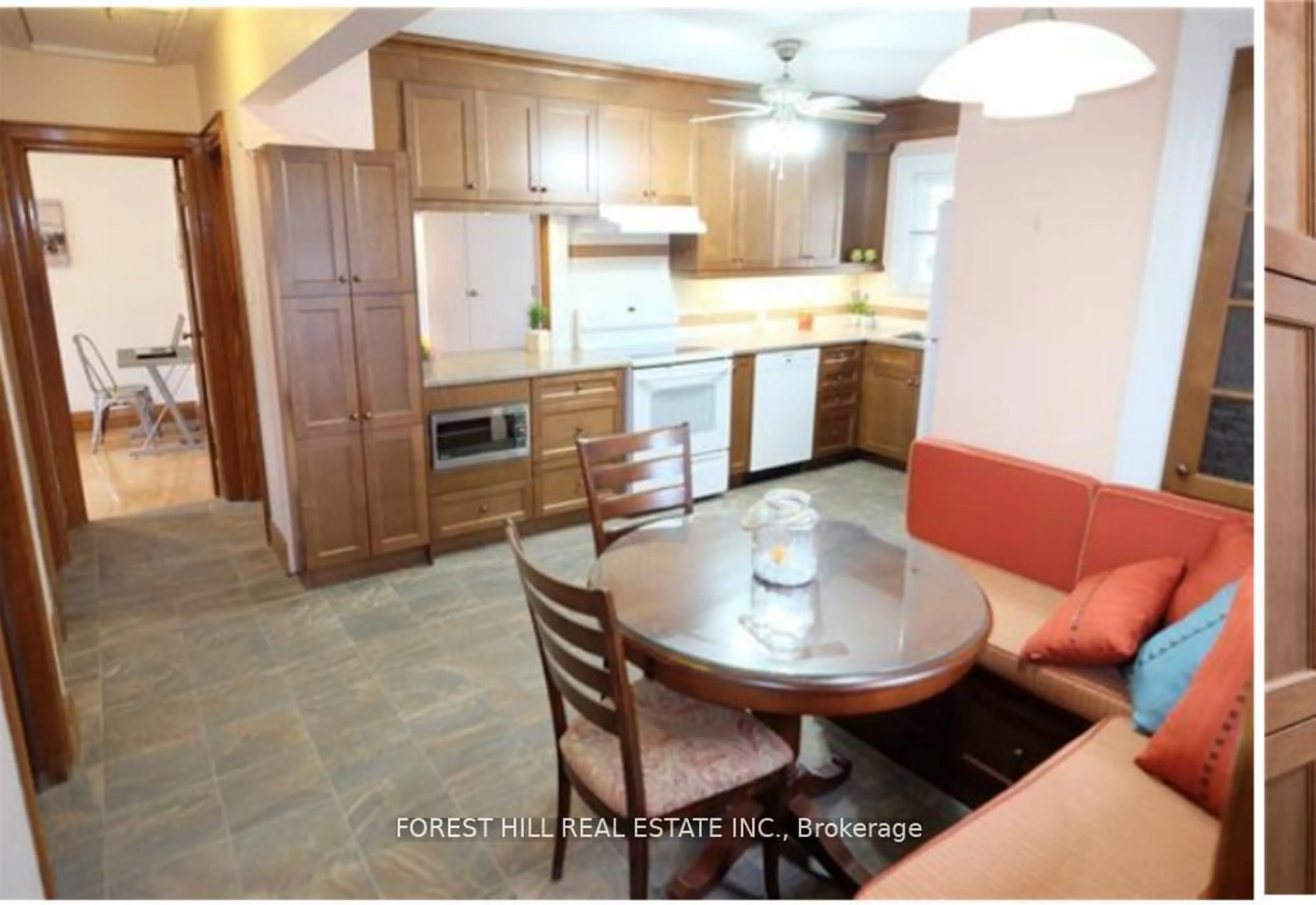 Standard kitchen, ceramic/tile floor for 49 Eastchester Ave, St. Catharines Ontario L2P 2Y6