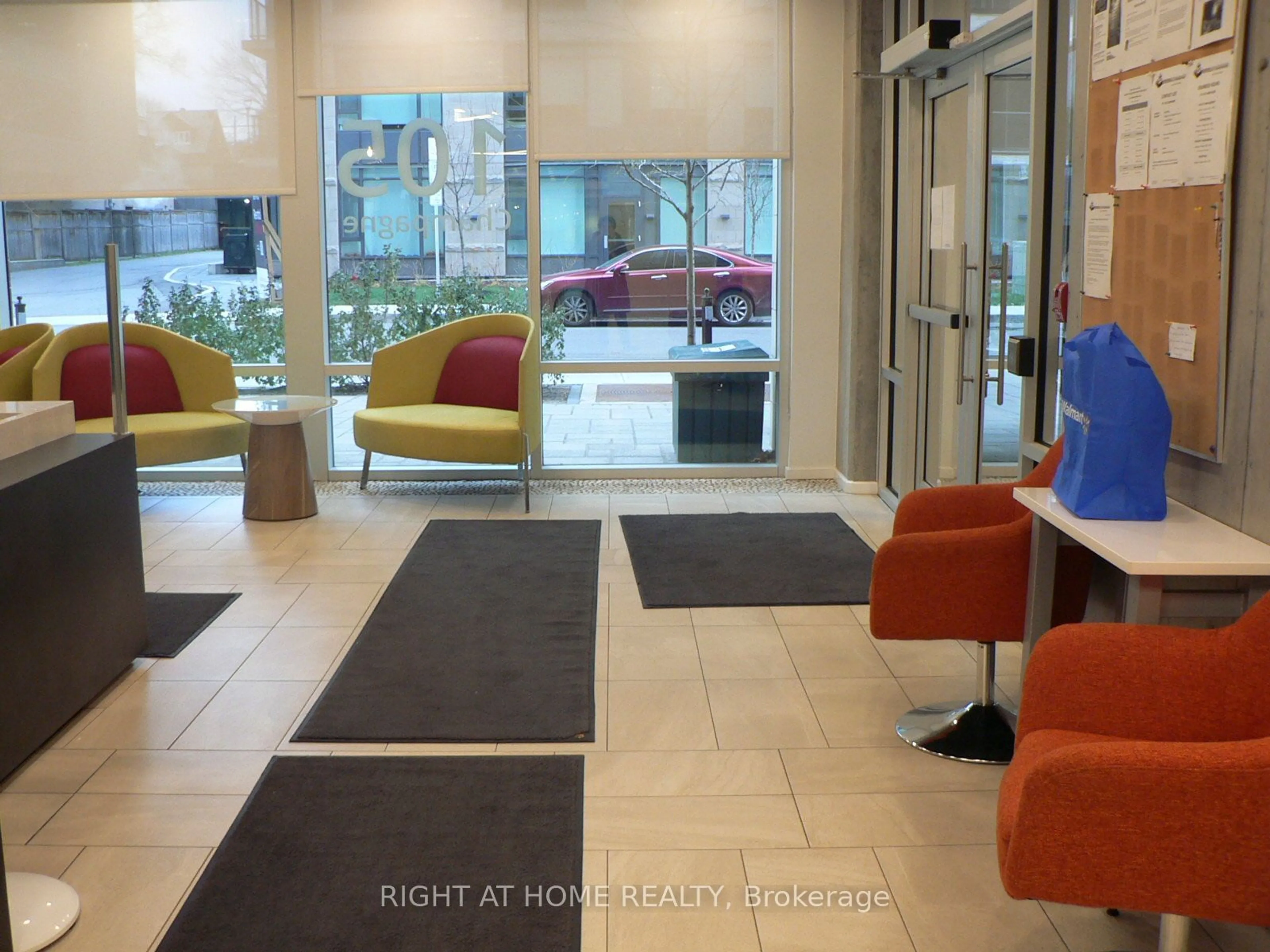 Lobby for 105 Champagne Ave #2603, Dows Lake - Civic Hospital and Area Ontario K1S 5E5