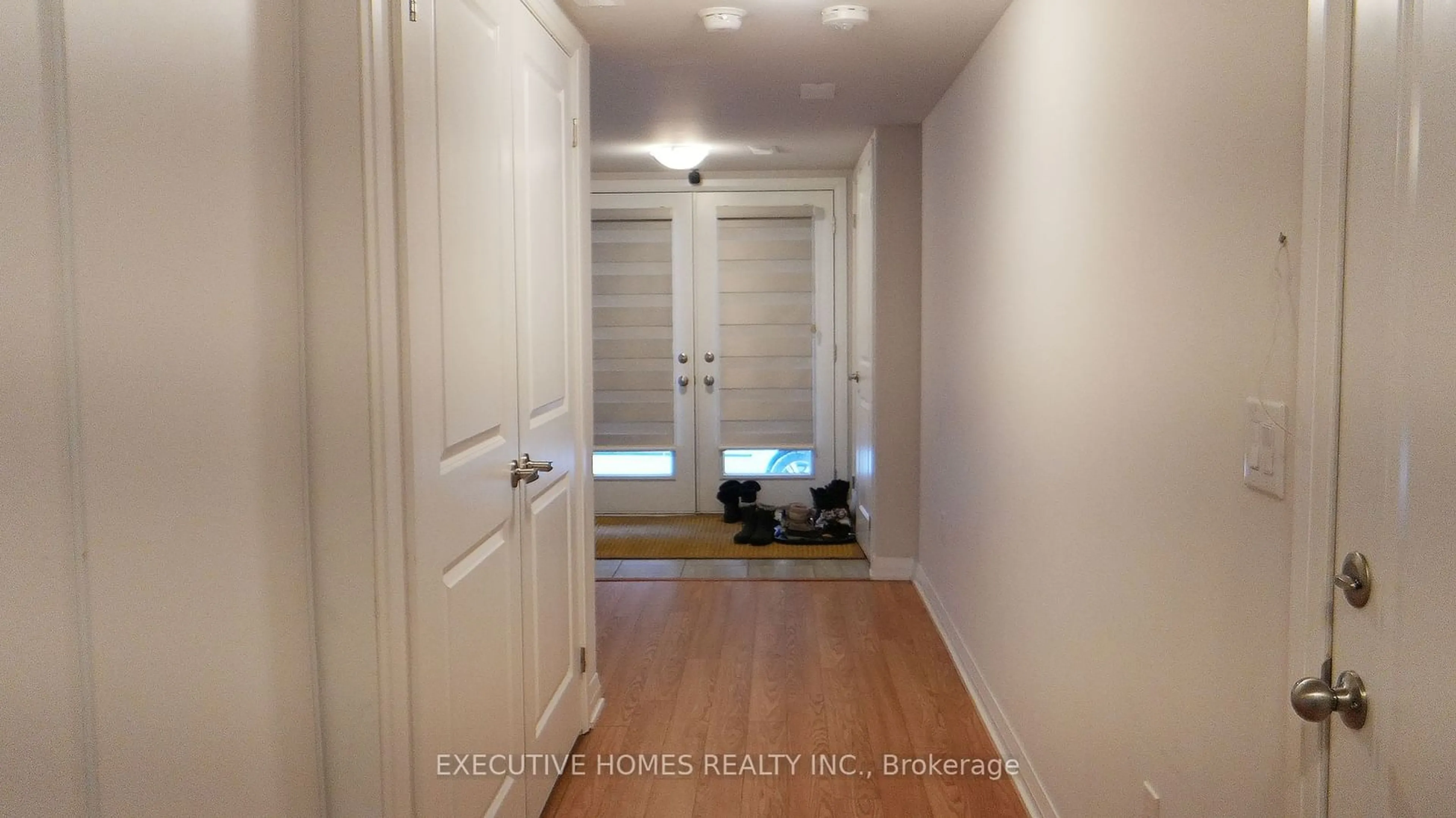 Indoor entryway for 585 Colborne St #606, Brantford Ontario N3S 3M7