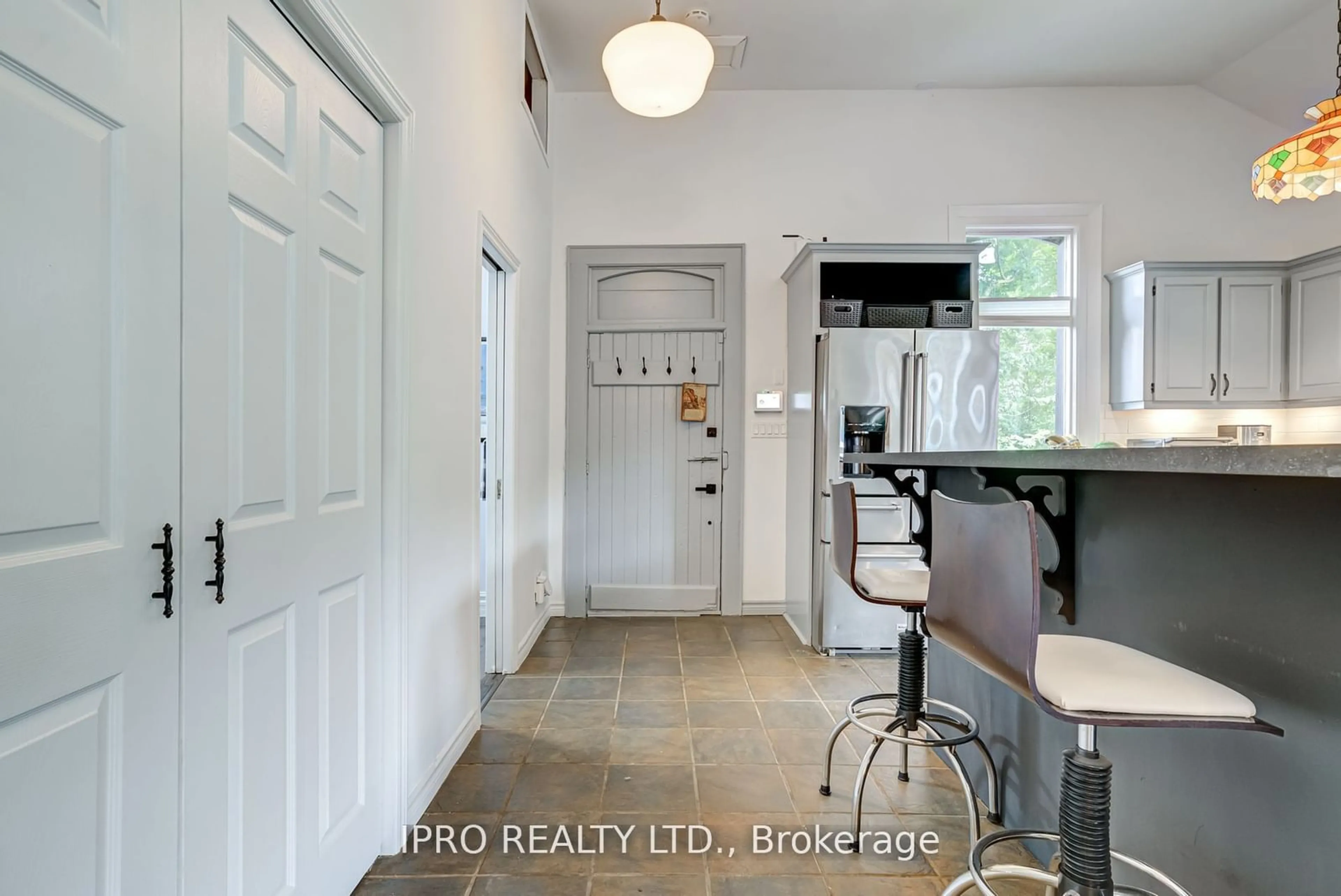 Indoor entryway for 715432 1st Line #EHS, Mono Ontario L9A 1A9