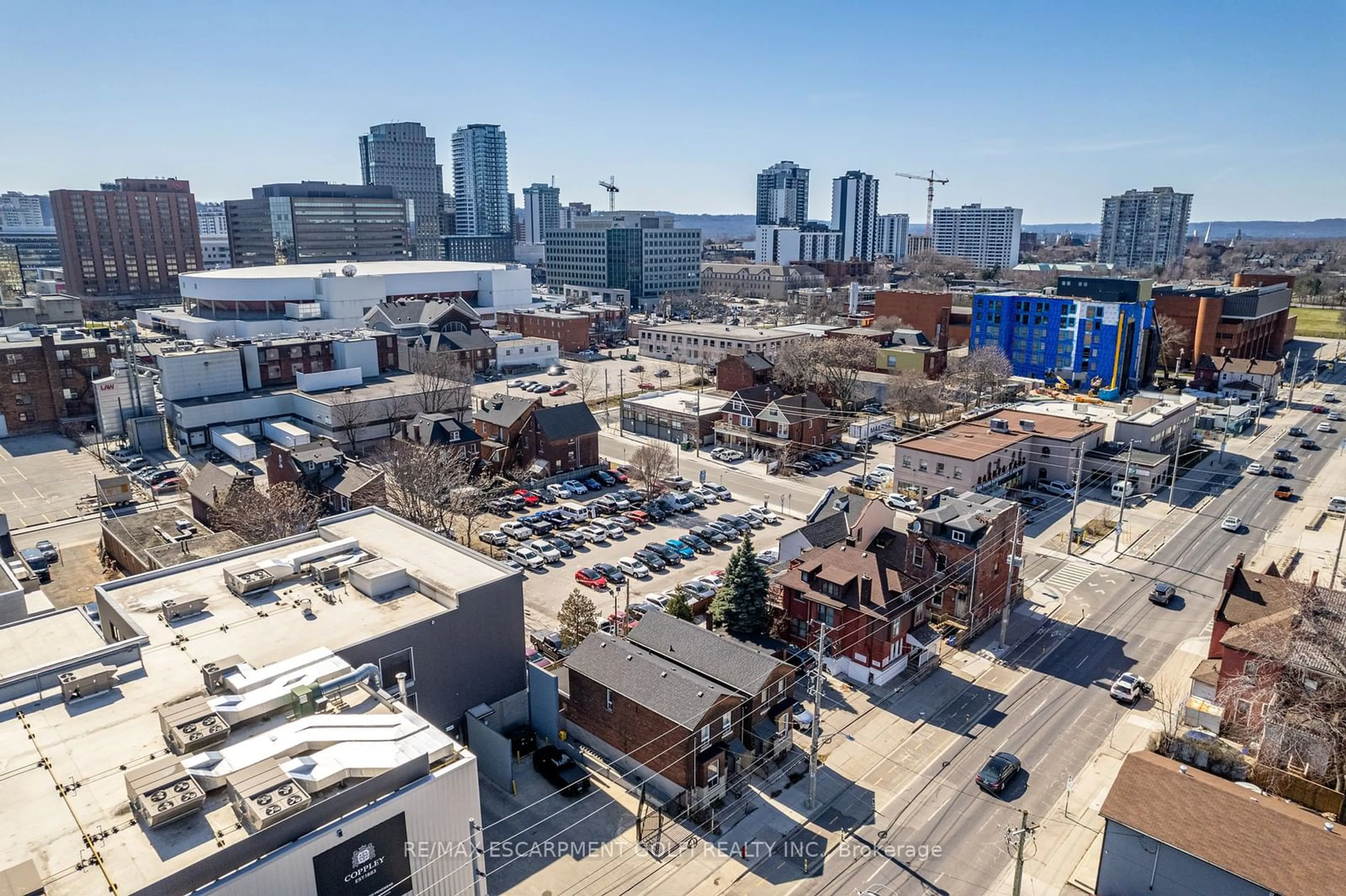 A pic from outside/outdoor area/front of a property/back of a property/a pic from drone, city buildings view from balcony for 55 Cannon St, Hamilton Ontario L8R 2B4