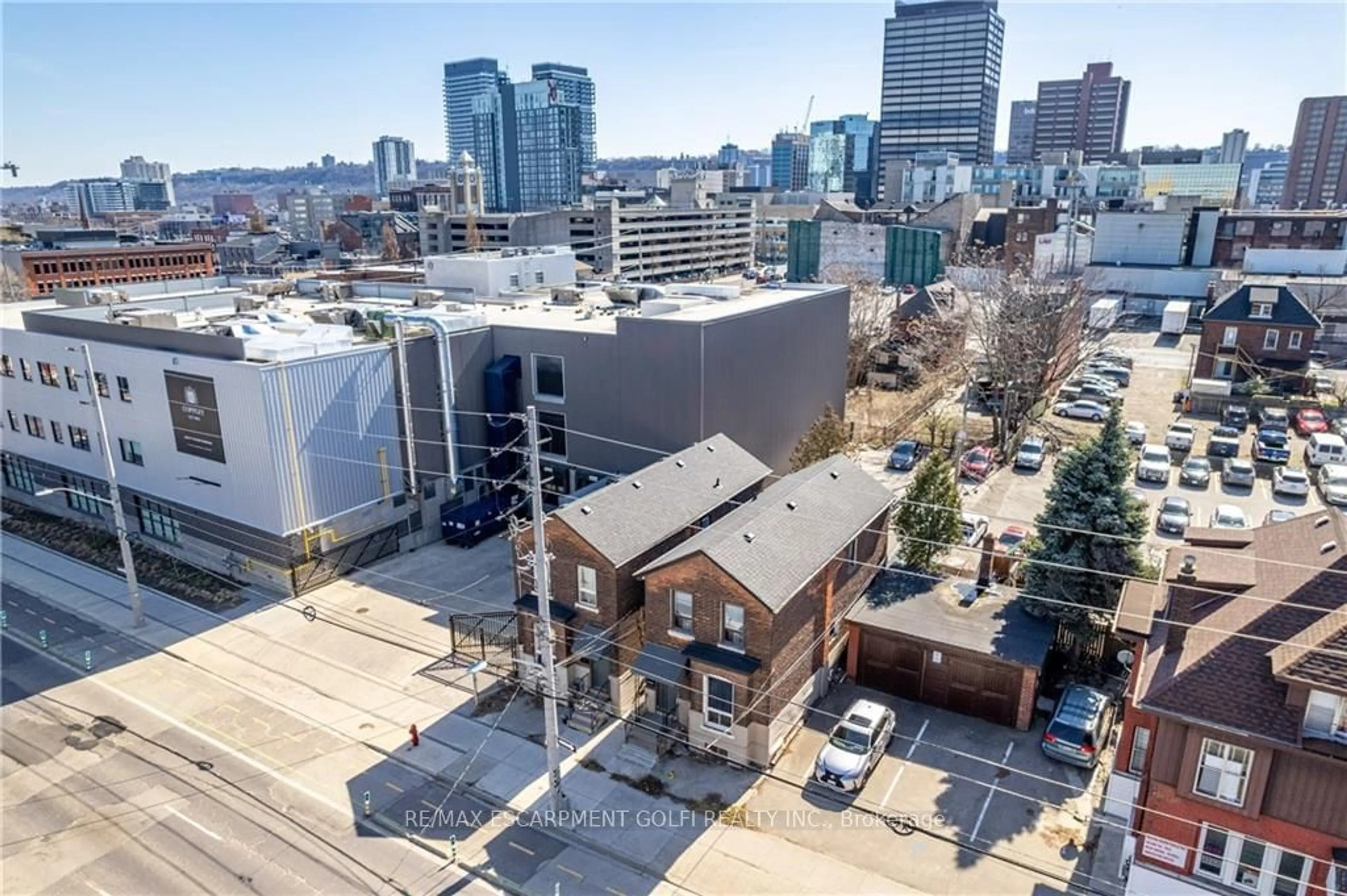 A pic from outside/outdoor area/front of a property/back of a property/a pic from drone, city buildings view from balcony for 53 Cannon St, Hamilton Ontario L8R 2B4