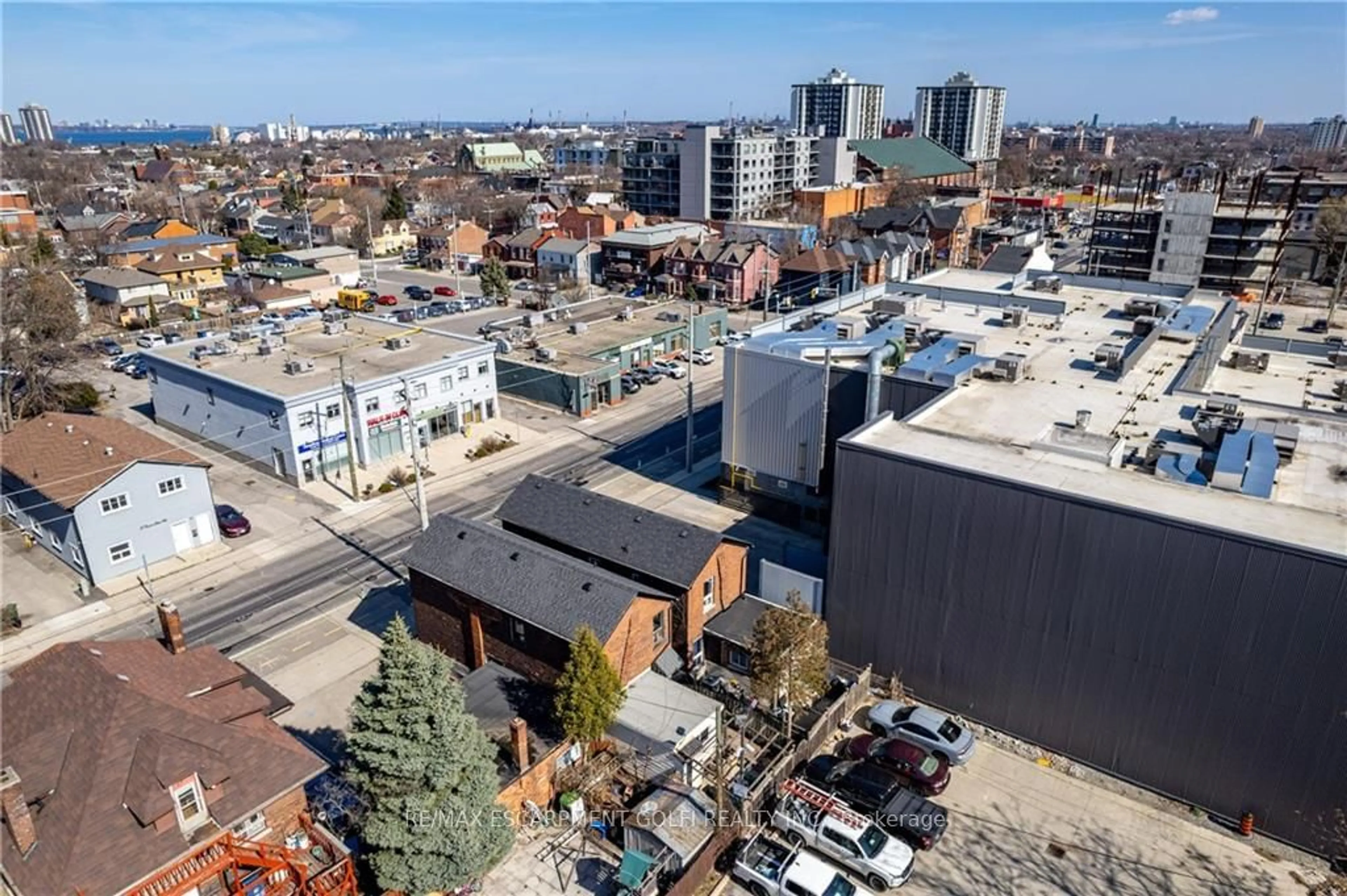 A pic from outside/outdoor area/front of a property/back of a property/a pic from drone, city buildings view from balcony for 53 Cannon St, Hamilton Ontario L8R 2B4