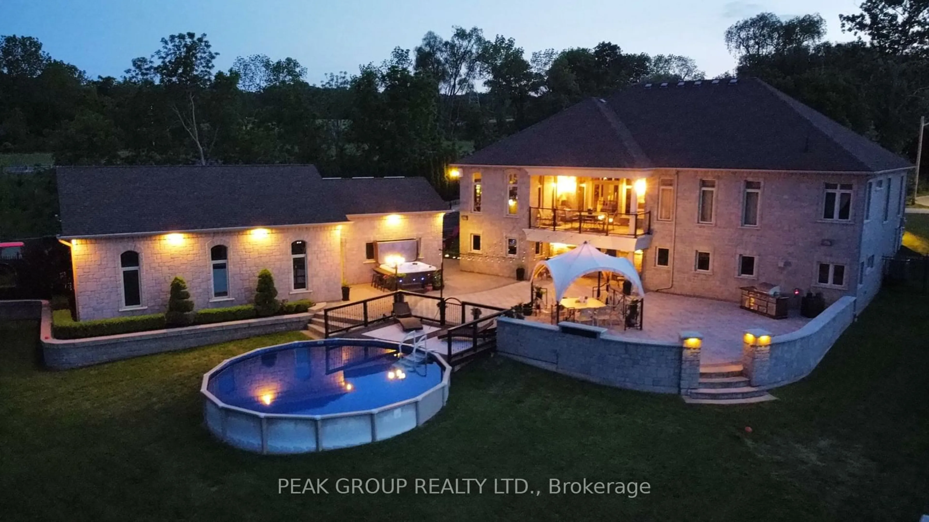 A pic from outside/outdoor area/front of a property/back of a property/a pic from drone, building for 63 TANBARK Rd, Niagara-on-the-Lake Ontario L0S 1P0