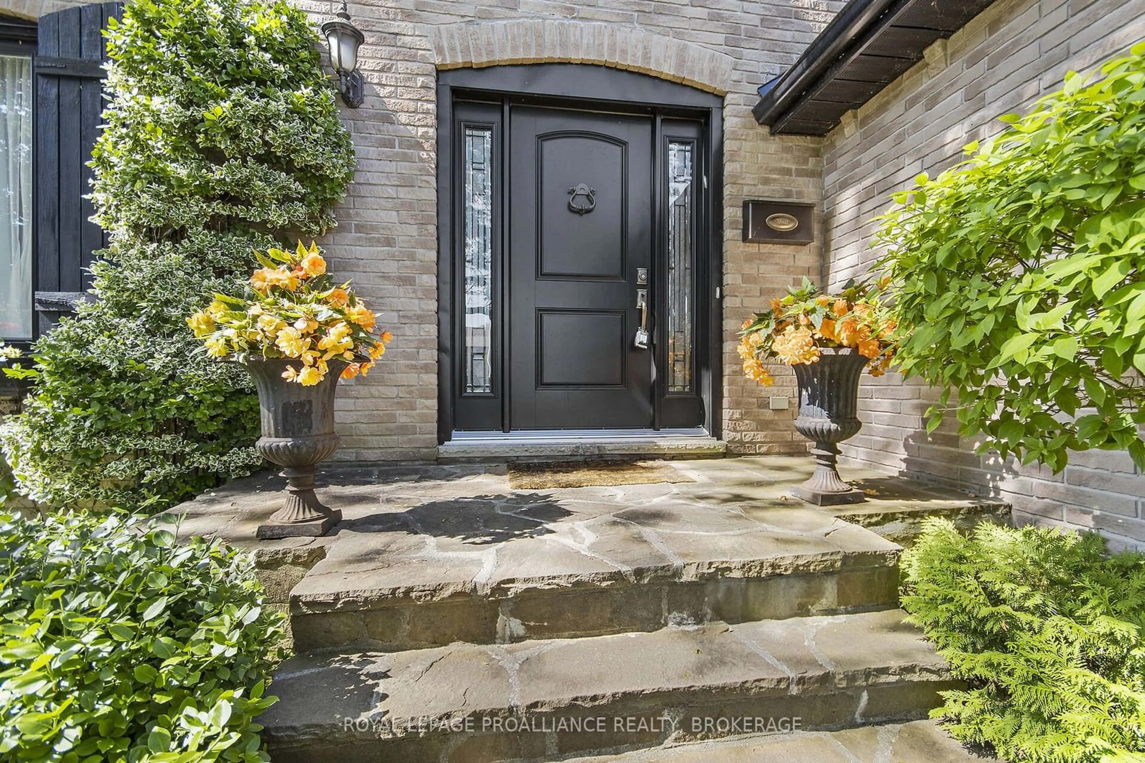 Indoor entryway for 784 WARTMAN Ave, Kingston Ontario K7M 4M4