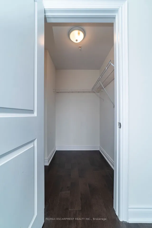 Additional property image - 427 Aberdeen Ave Unit 305