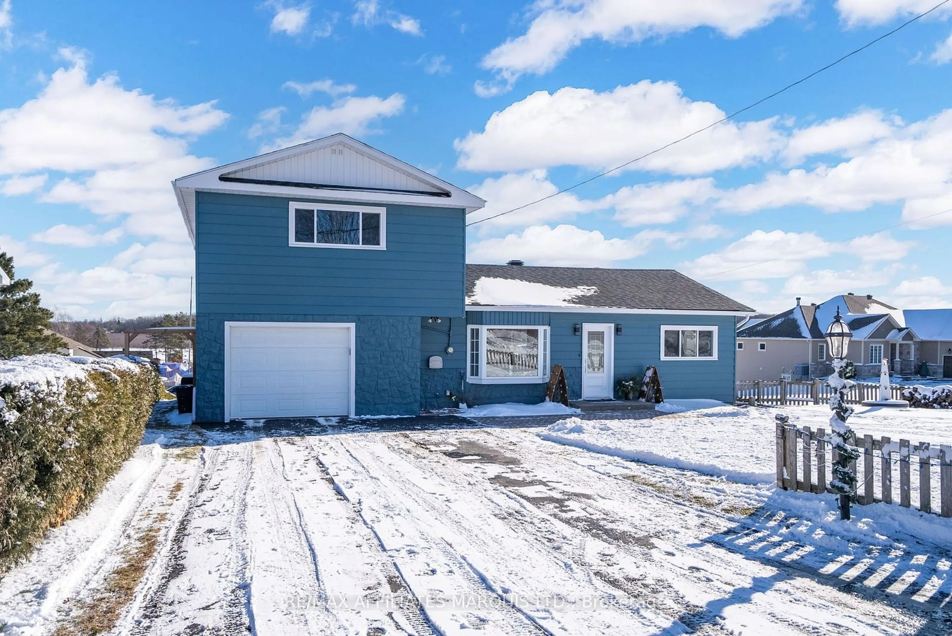 Home with vinyl exterior material, street for 19448 COUNTY ROAD 2 Rd, South Glengarry Ontario K0C 2E0