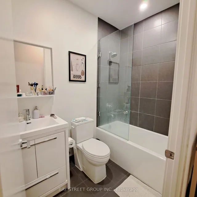 Additional property image - 212 King St Unit 1409