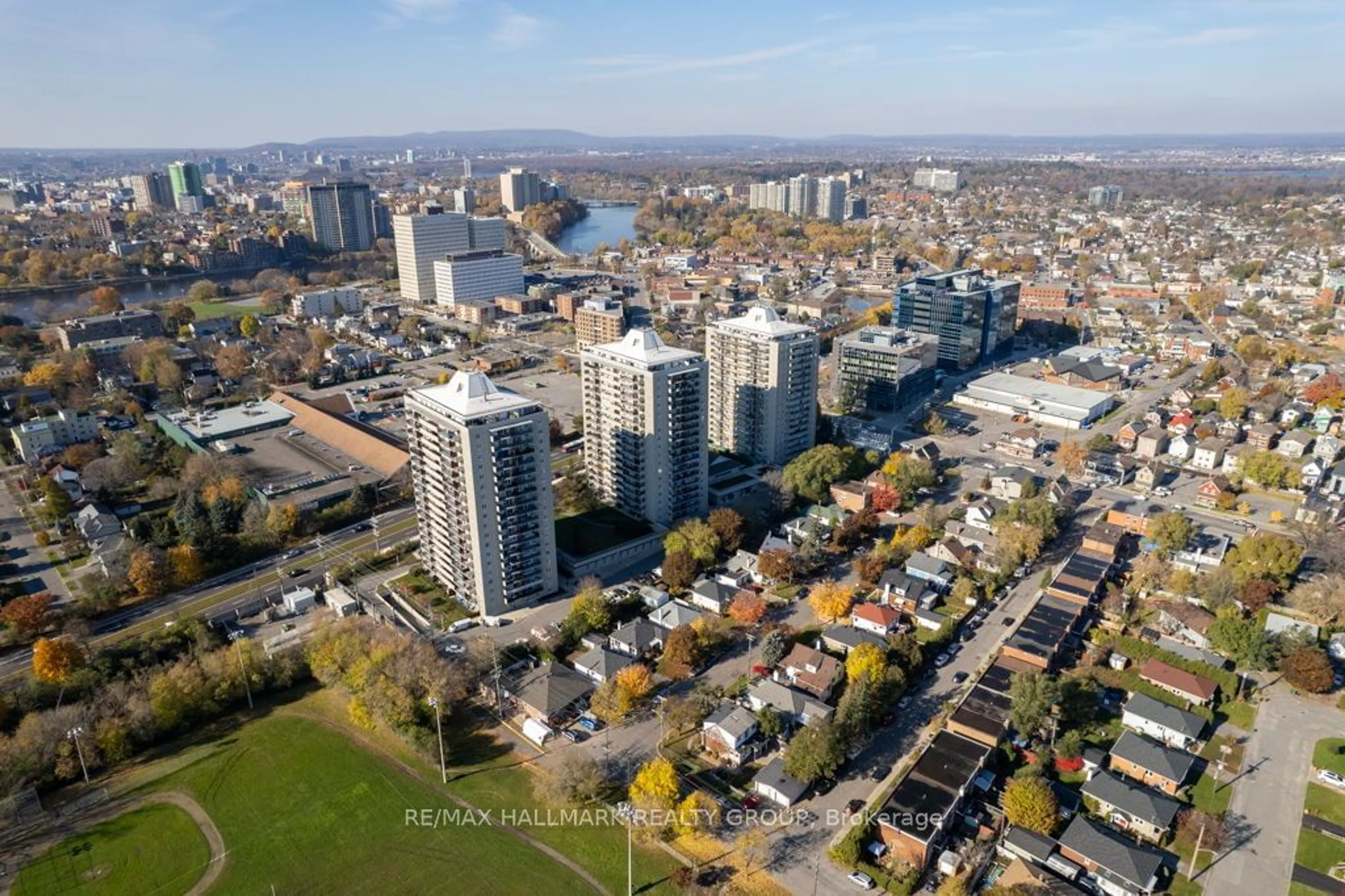 A pic from outside/outdoor area/front of a property/back of a property/a pic from drone, city buildings view from balcony for 158B MCARTHUR Ave #805, Vanier and Kingsview Park Ontario K1L 8C9