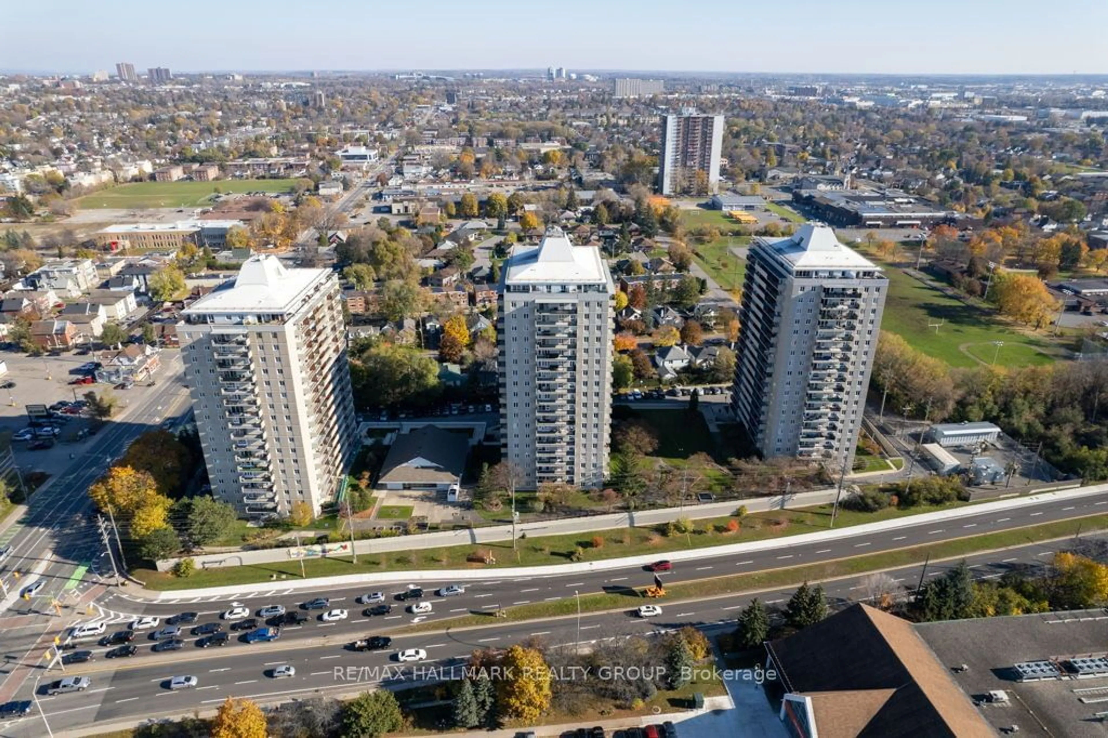 A pic from outside/outdoor area/front of a property/back of a property/a pic from drone, city buildings view from balcony for 158B MCARTHUR Ave #805, Vanier and Kingsview Park Ontario K1L 8C9