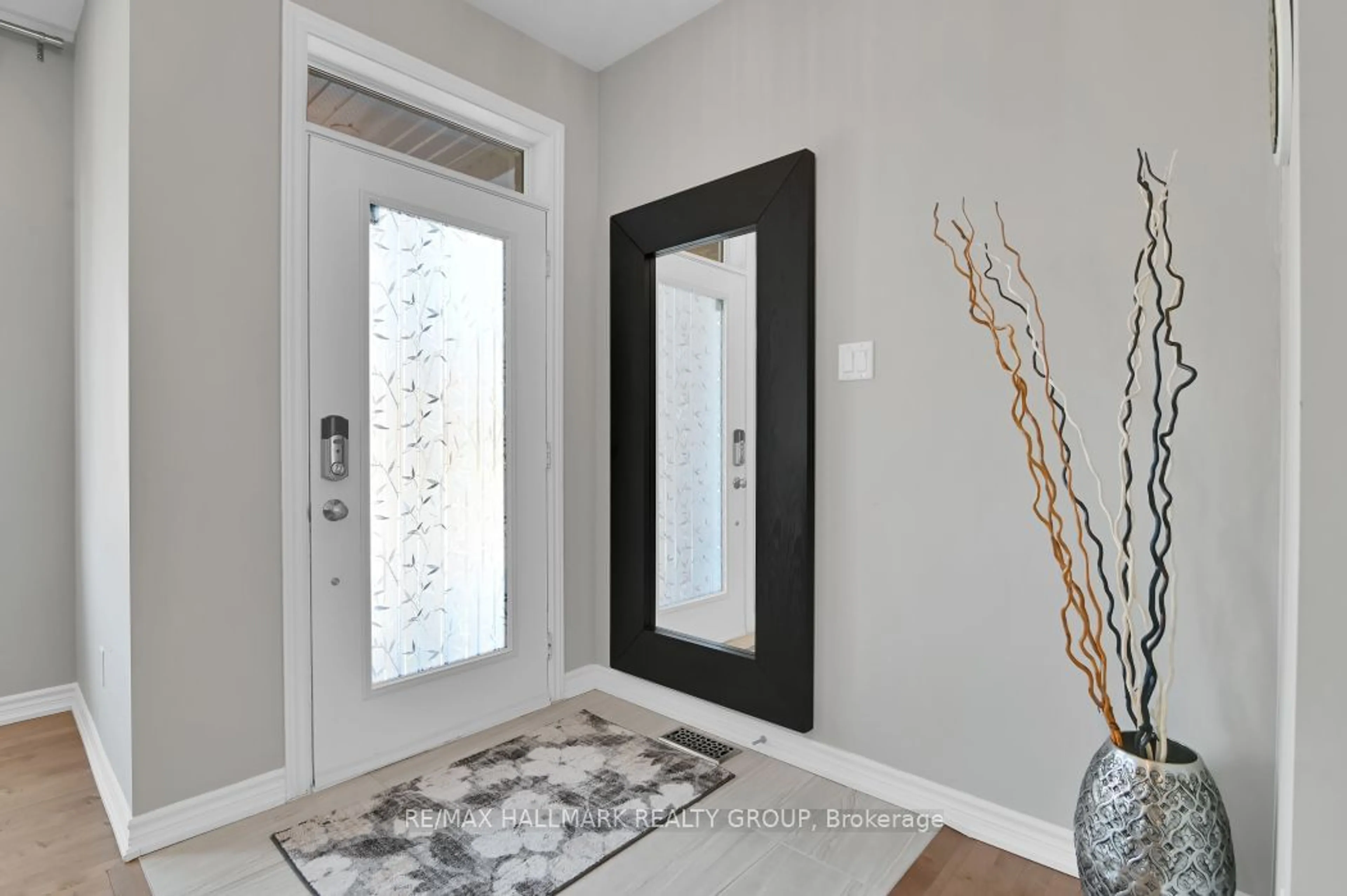 Indoor entryway for 34 Coppermine St, Barrhaven Ontario K2J 6P7