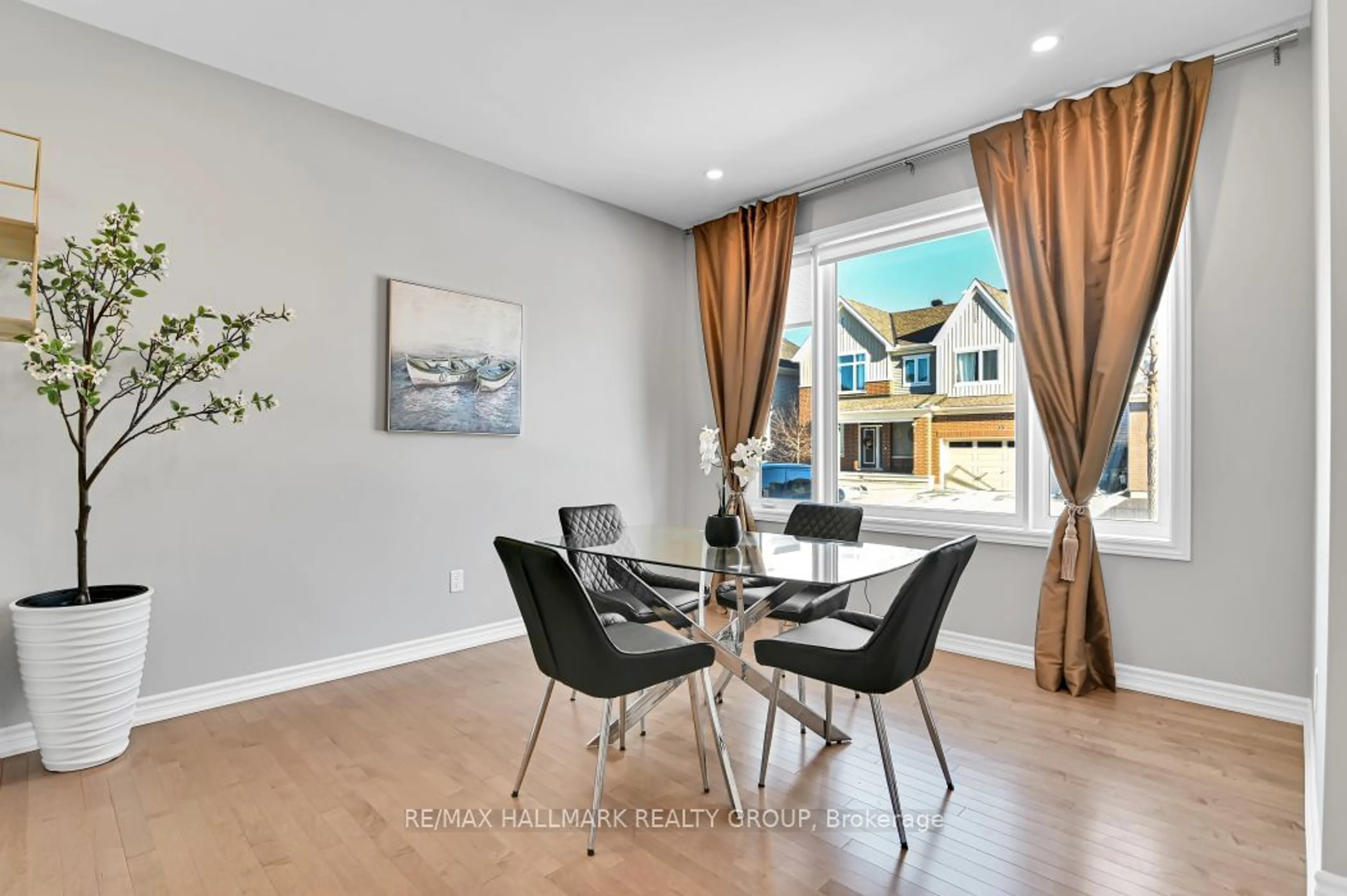 Dining room, wood/laminate floor for 34 Coppermine St, Barrhaven Ontario K2J 6P7