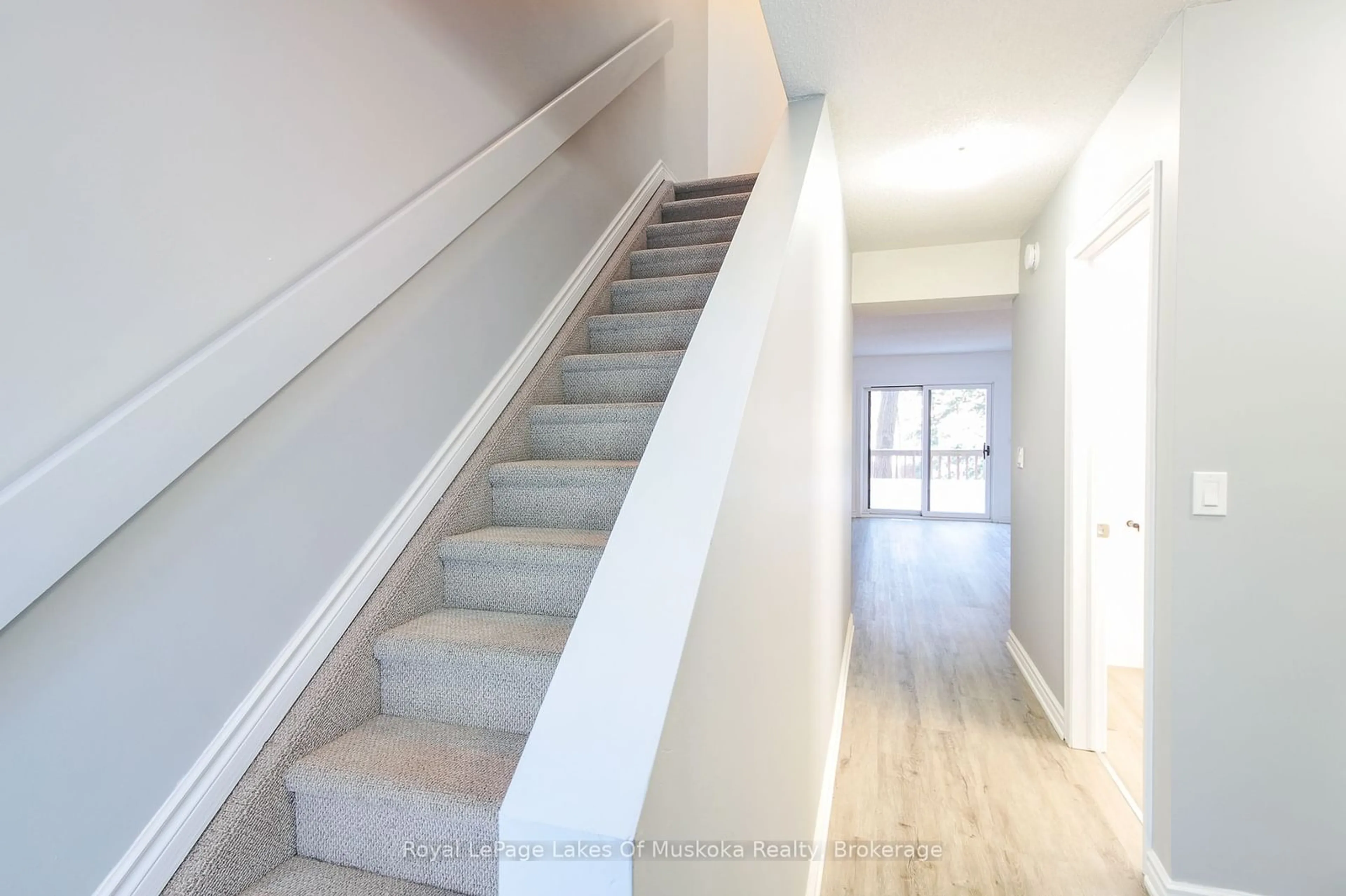 Stairs for 113 Southbank Dr #2, Bracebridge Ontario P1L 1G3