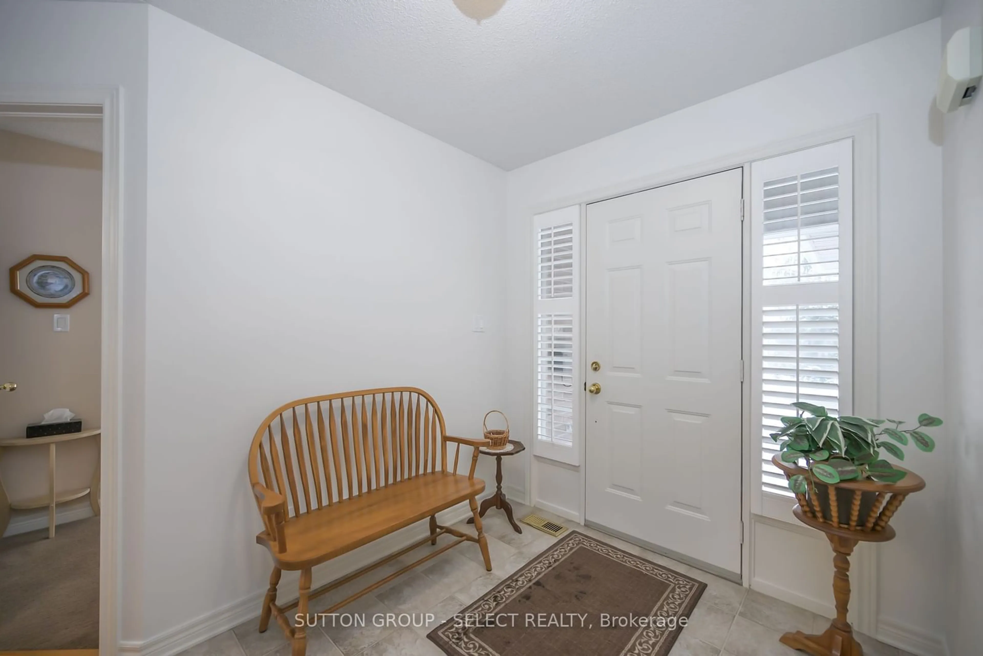 Indoor entryway for 1755 Louise Blvd #4, London Ontario N6G 5G4