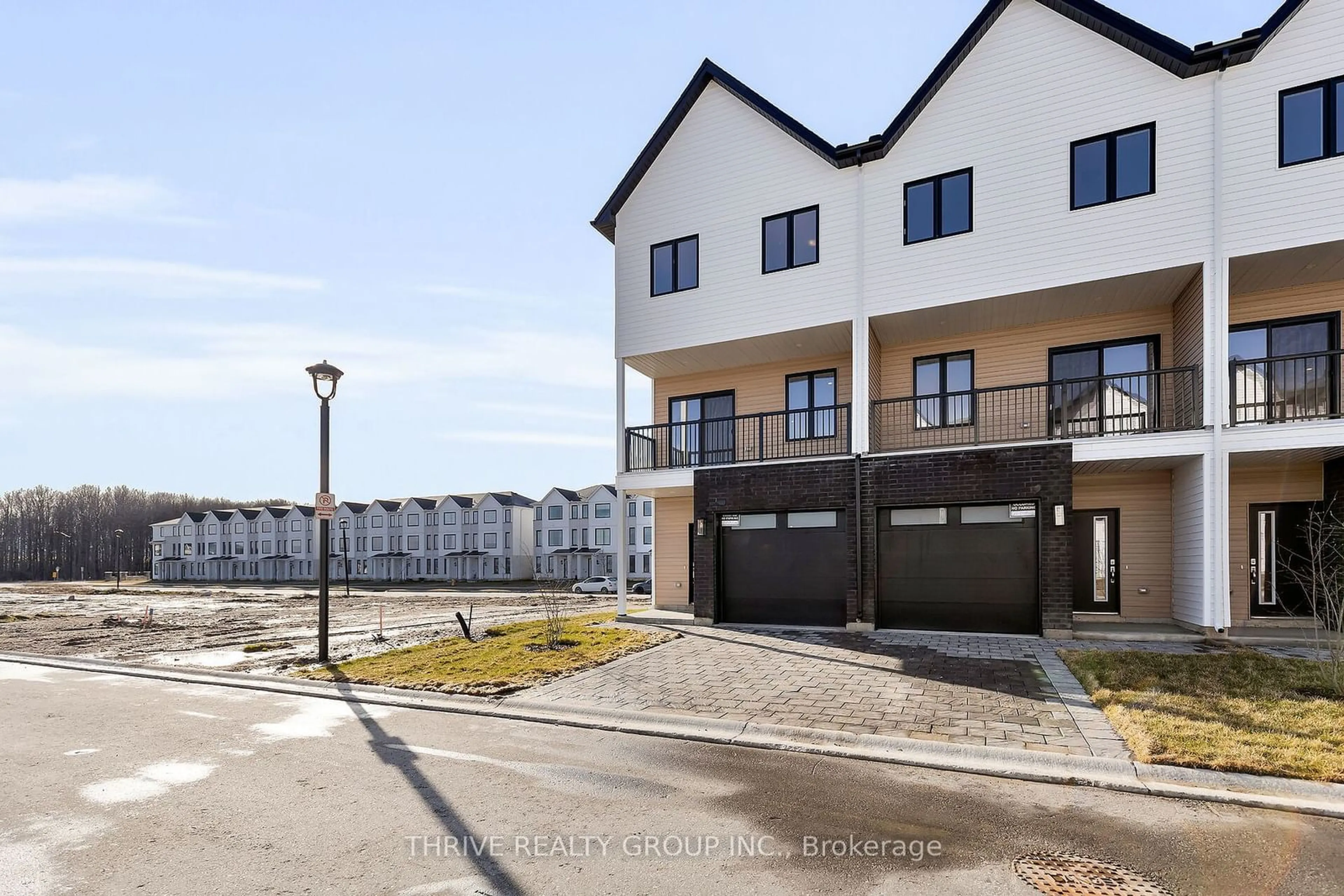 A pic from outside/outdoor area/front of a property/back of a property/a pic from drone, street for 1595 Capri Cres #48, London Ontario N6G 3P2